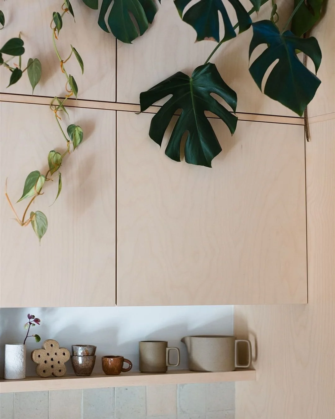 PROJECT FEATURE: The Tree Fern House.

Hand finished and stained birch ply, hand glazed Moroccan tiles, hand made ceramics and stoneware and a huge Monstera. 

Detail of the kitchen at the Tree Fern House.

Read the full story: https://www.studio-ode