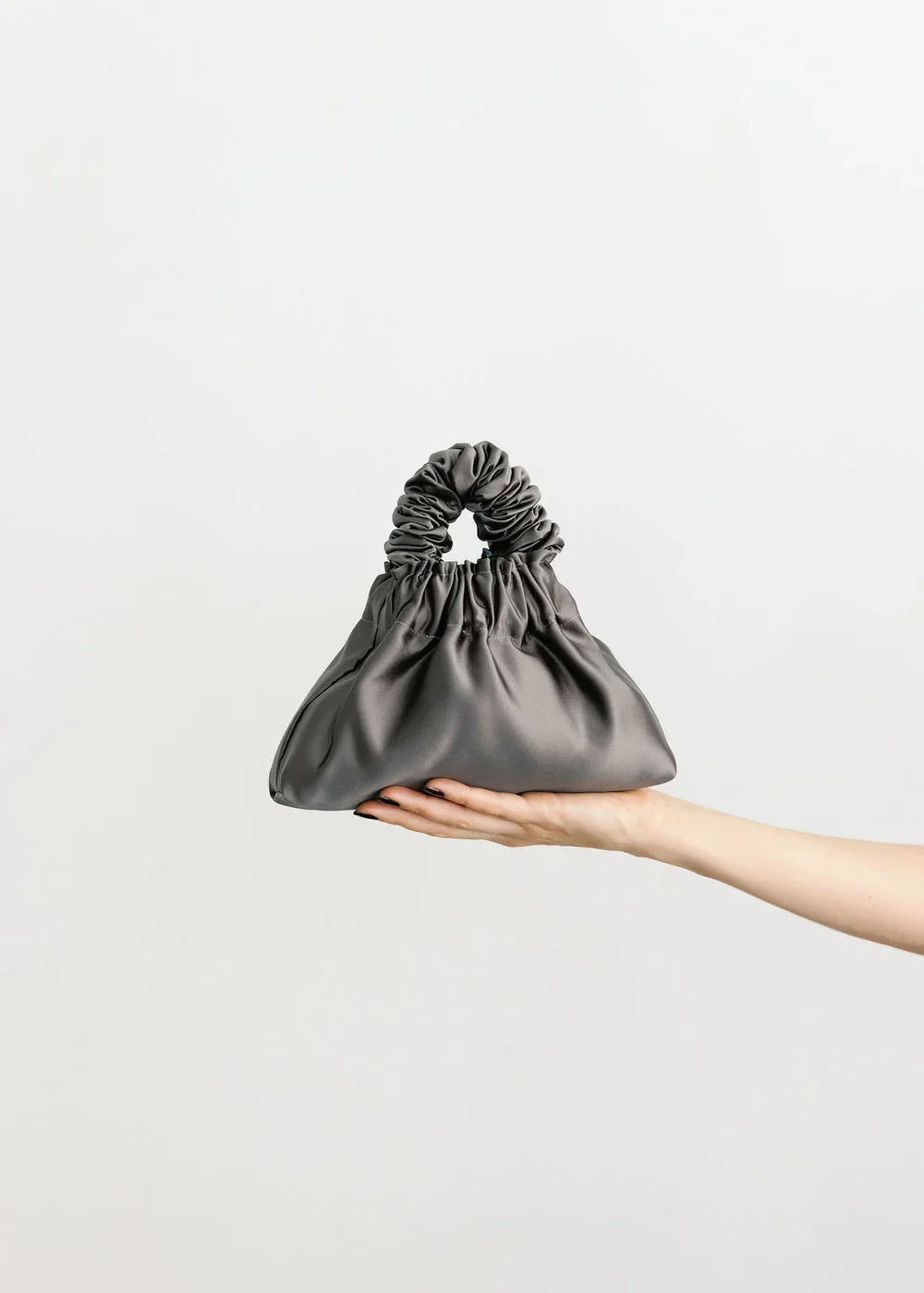Halo_Bag_-_Gunmetal_-_2.webp