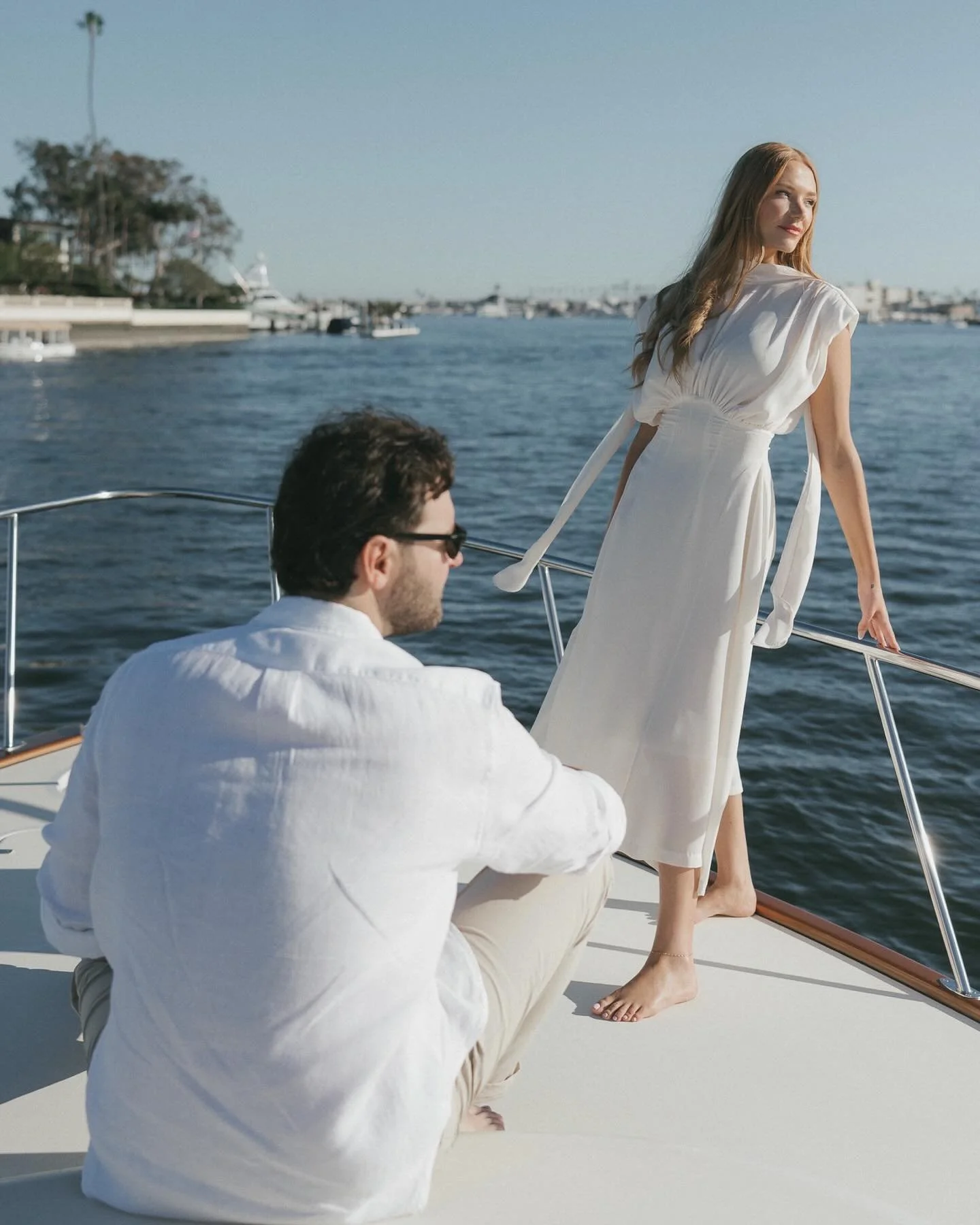 The most iconic engagement session on @meegan.doyle family boat in Newport Beach🇺🇸⚓️
#jennifernoellephotography #belovedstories #palmspringsweddingphotographer #engagementphotography #engagementshoot #orangecountyweddingphotographer #bitesandtickle