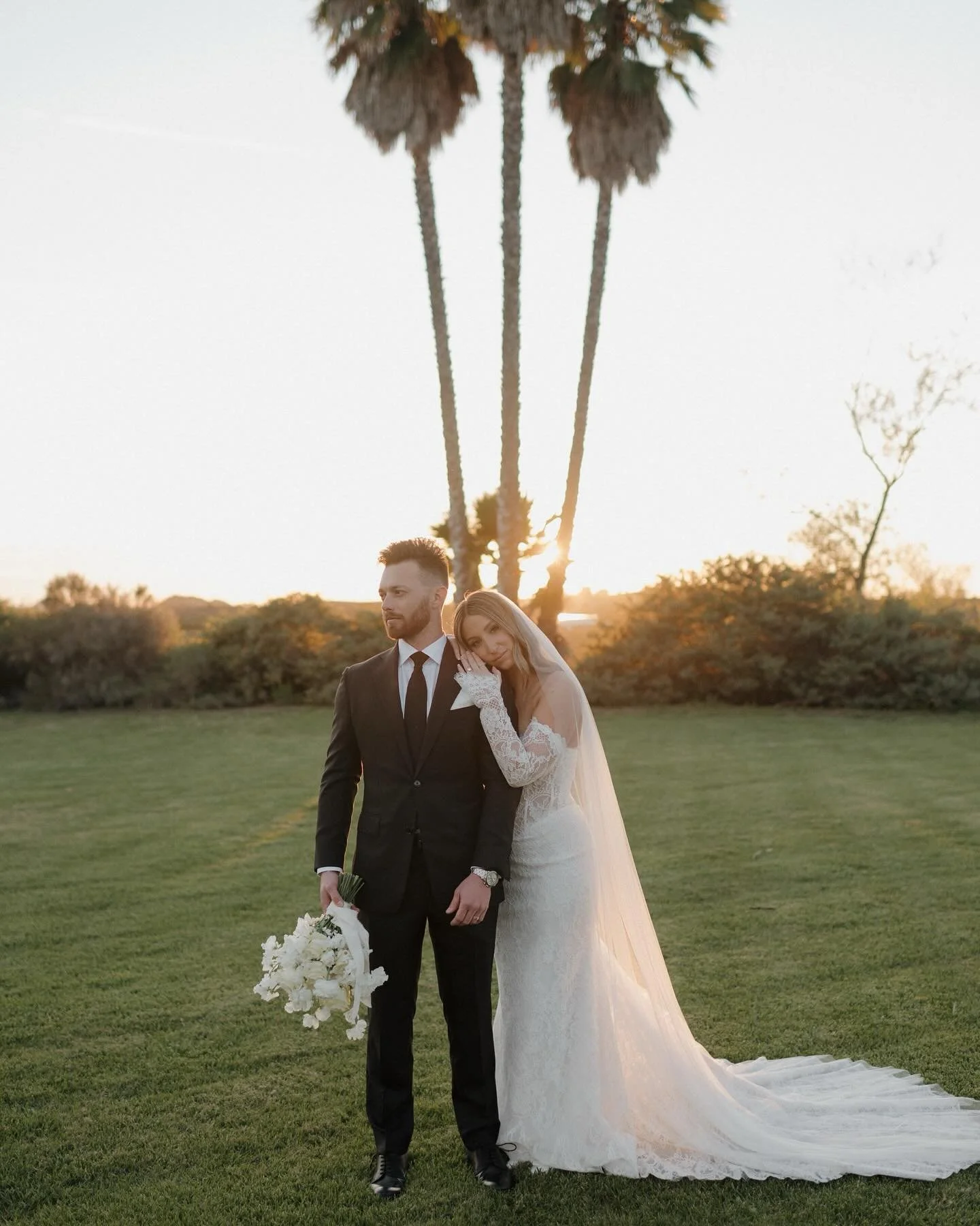 Samantha + Jacob 🦢🎞️
venue @etherealgardensvenue 
florals @hfloralstudio 
hair @latishamarcum 
makeup @shelbyhenrymua 
content creator @thegirlsgirlcontent 
dress @loveandlacebridalsalon @mwlbride