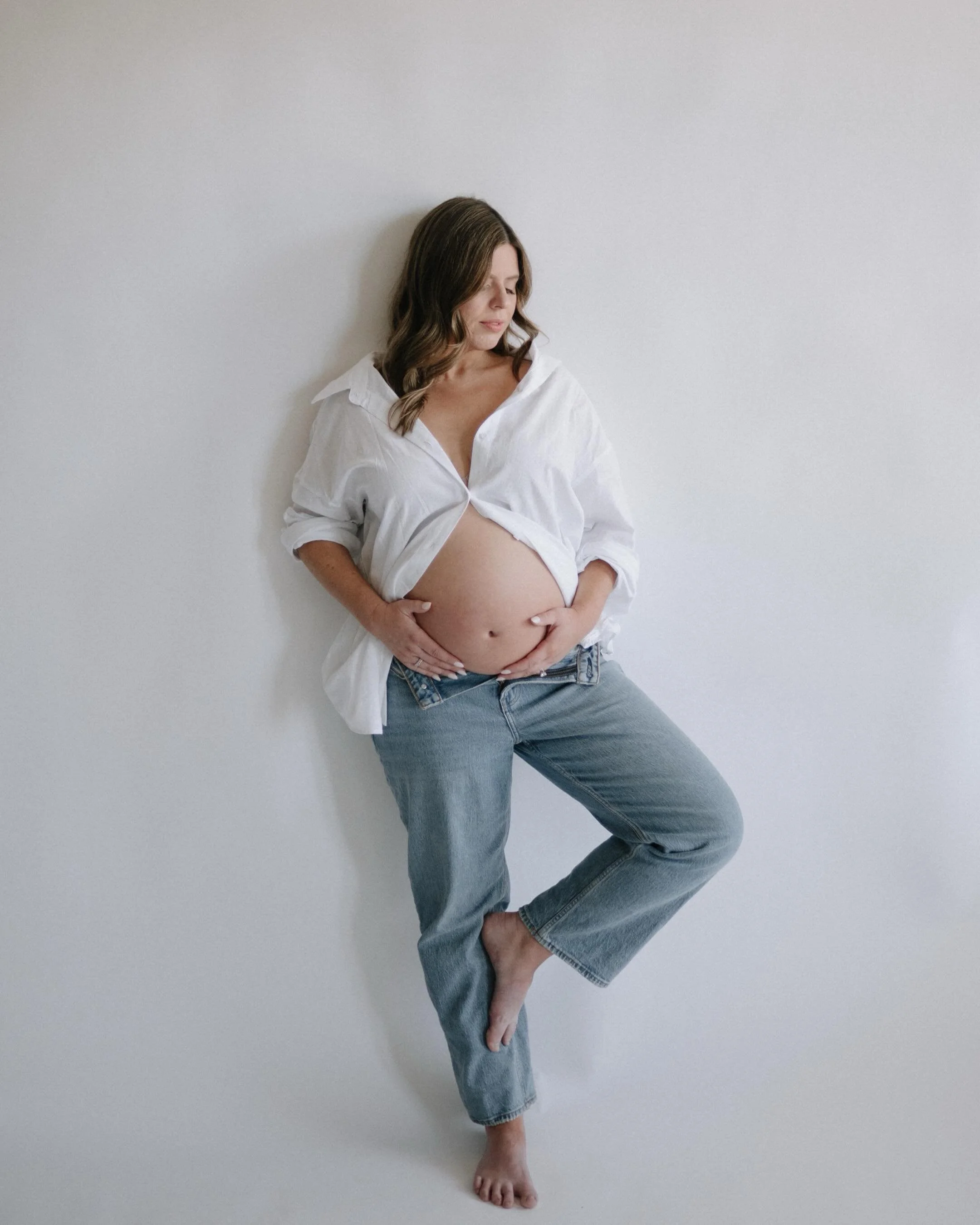 Katy&rsquo;s studio maternity session 🎞️🕊️I don&rsquo;t always get the chance or time to do extra work outside of weddings / engagement sessions but when I do, maternity sessions are my favorite 🤍
#jennifernoellephotography #palmspringsweddingphot