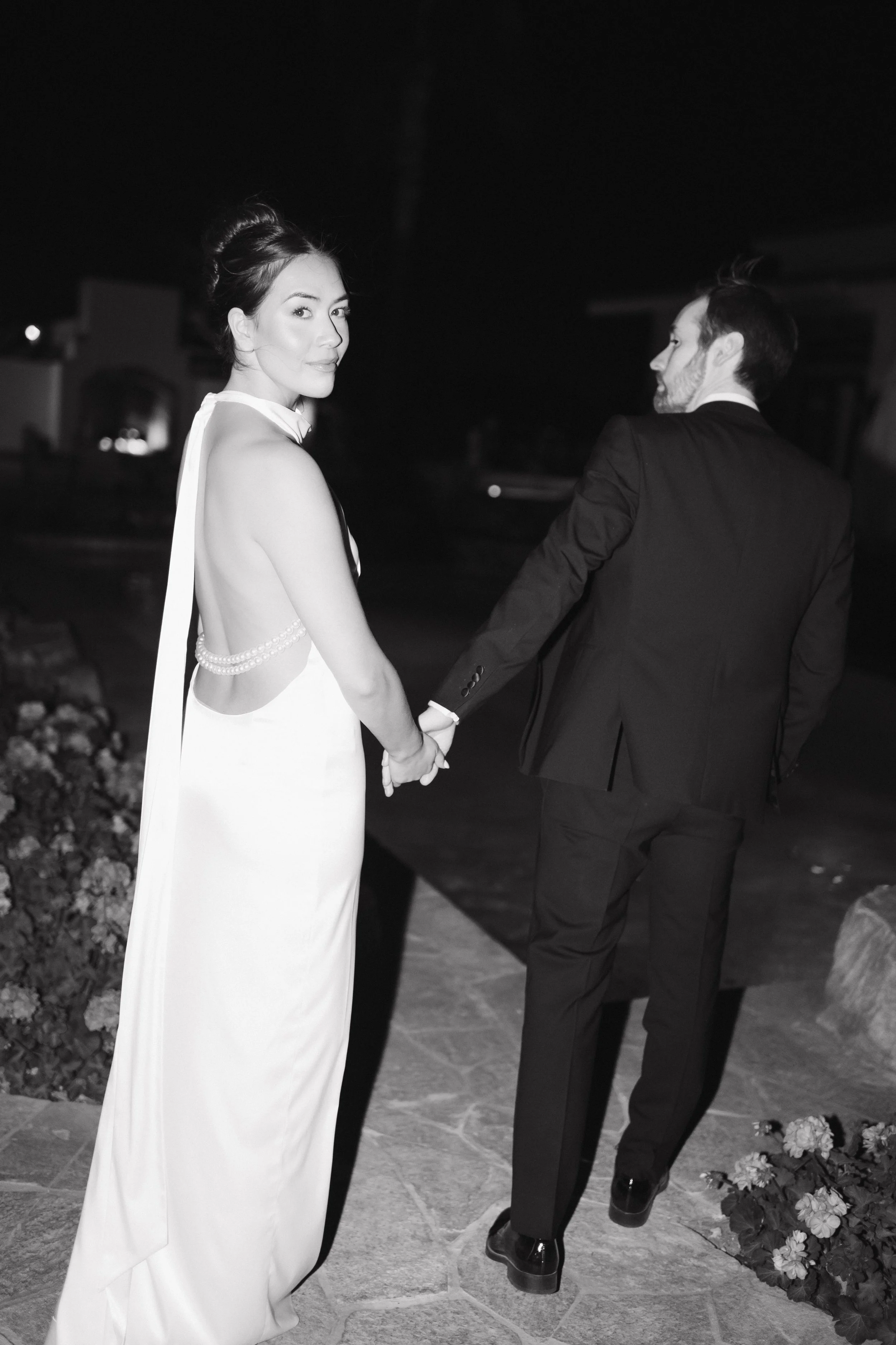 Flash photography portrait of bride and groom at Zenda Estate in Palm Springs by Jennifer Noelle