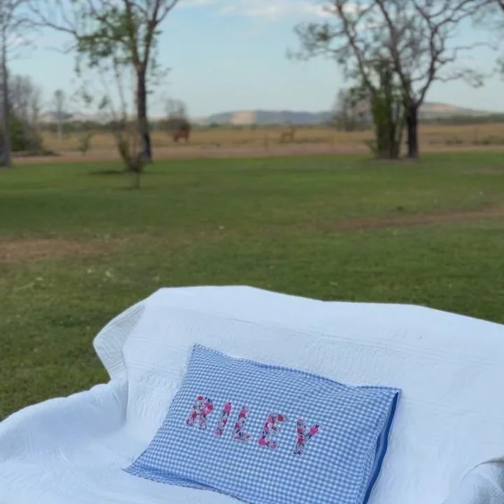 I am not going to lie about how much I love how understated this pillowcase is. I love the colours and the simplicity of it, I want it on my bed &hearts;‿&hearts;