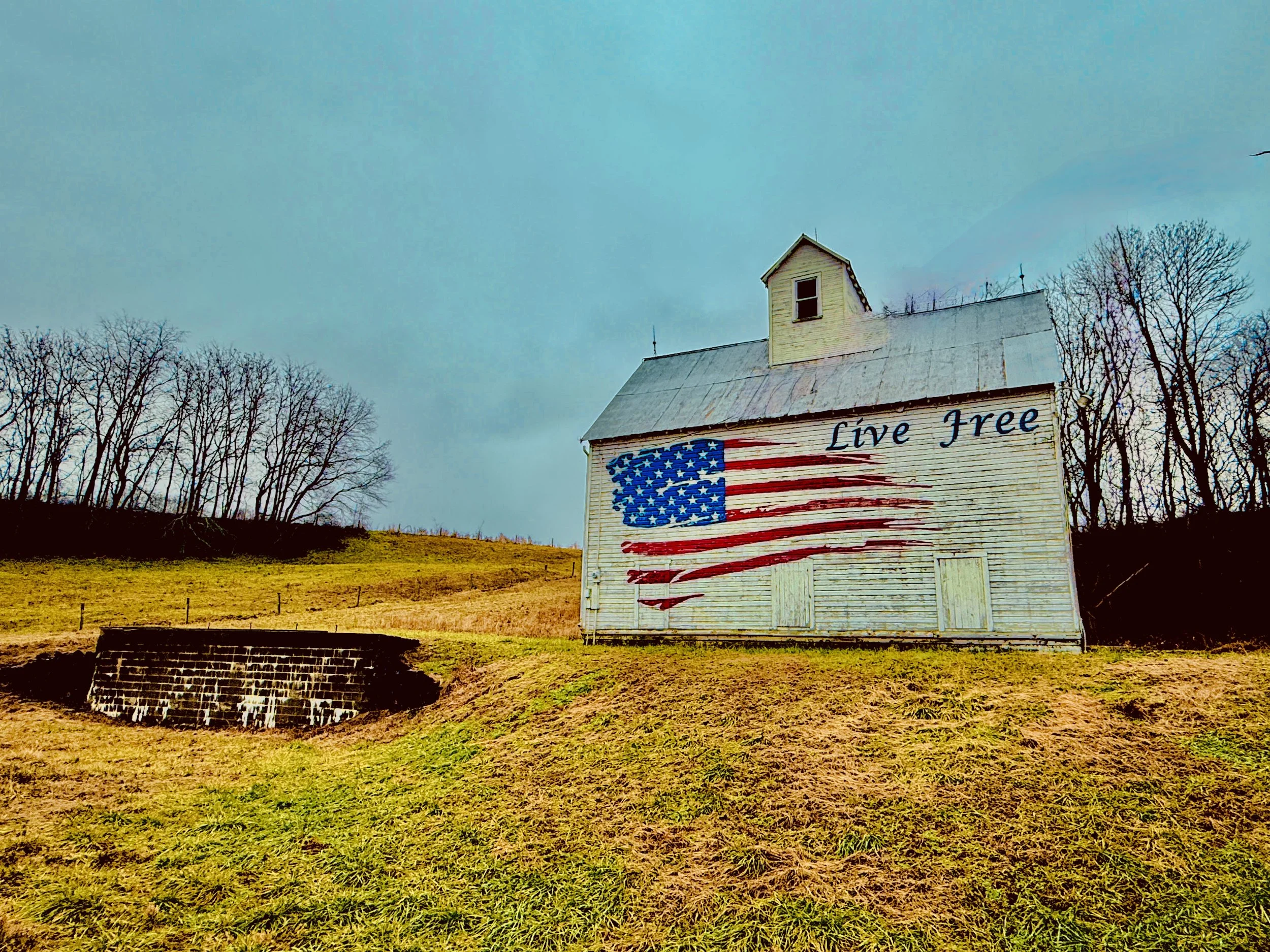 Muskingum County - Live Free Flag Barn