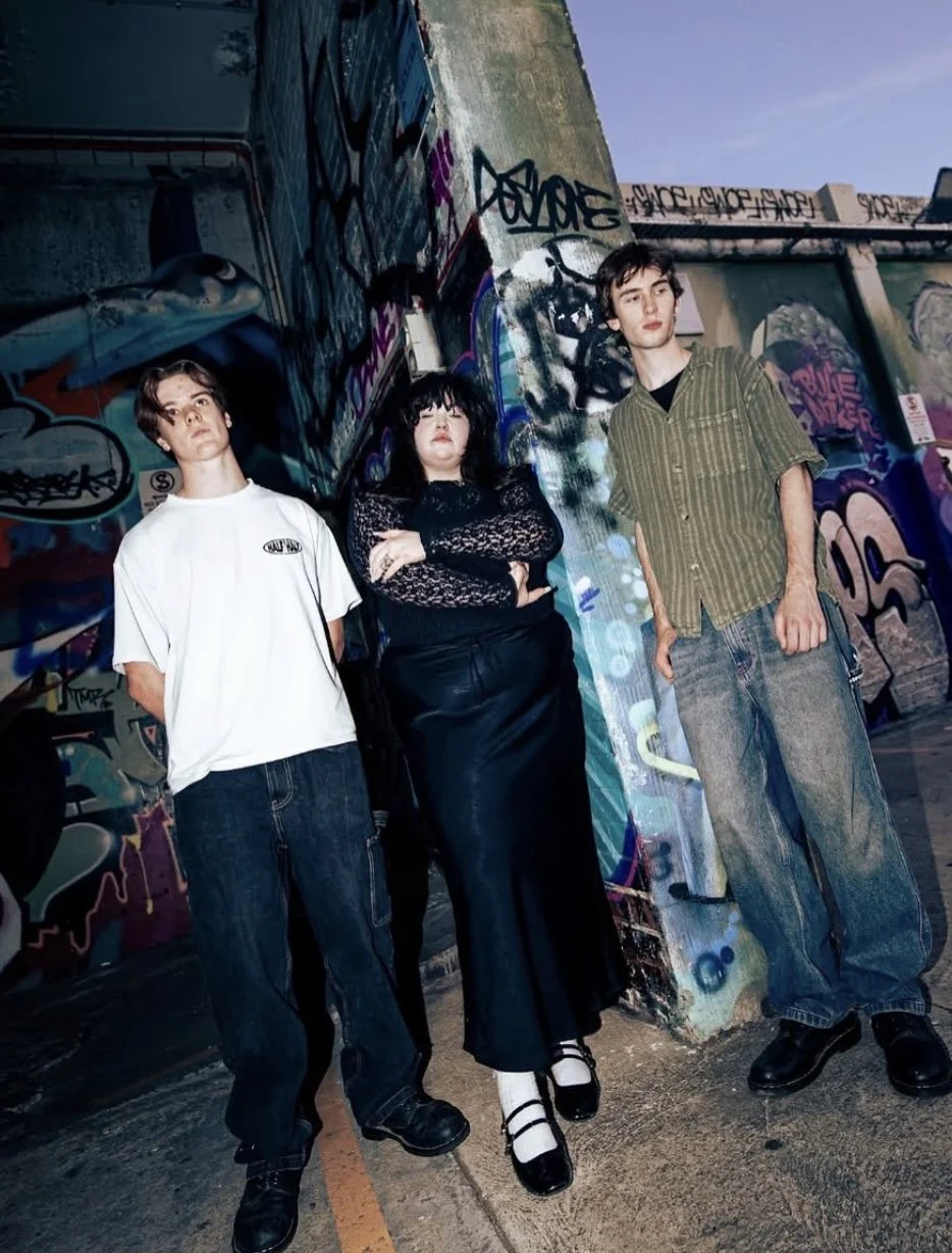 Bands N' Fans: Take on Violet! 