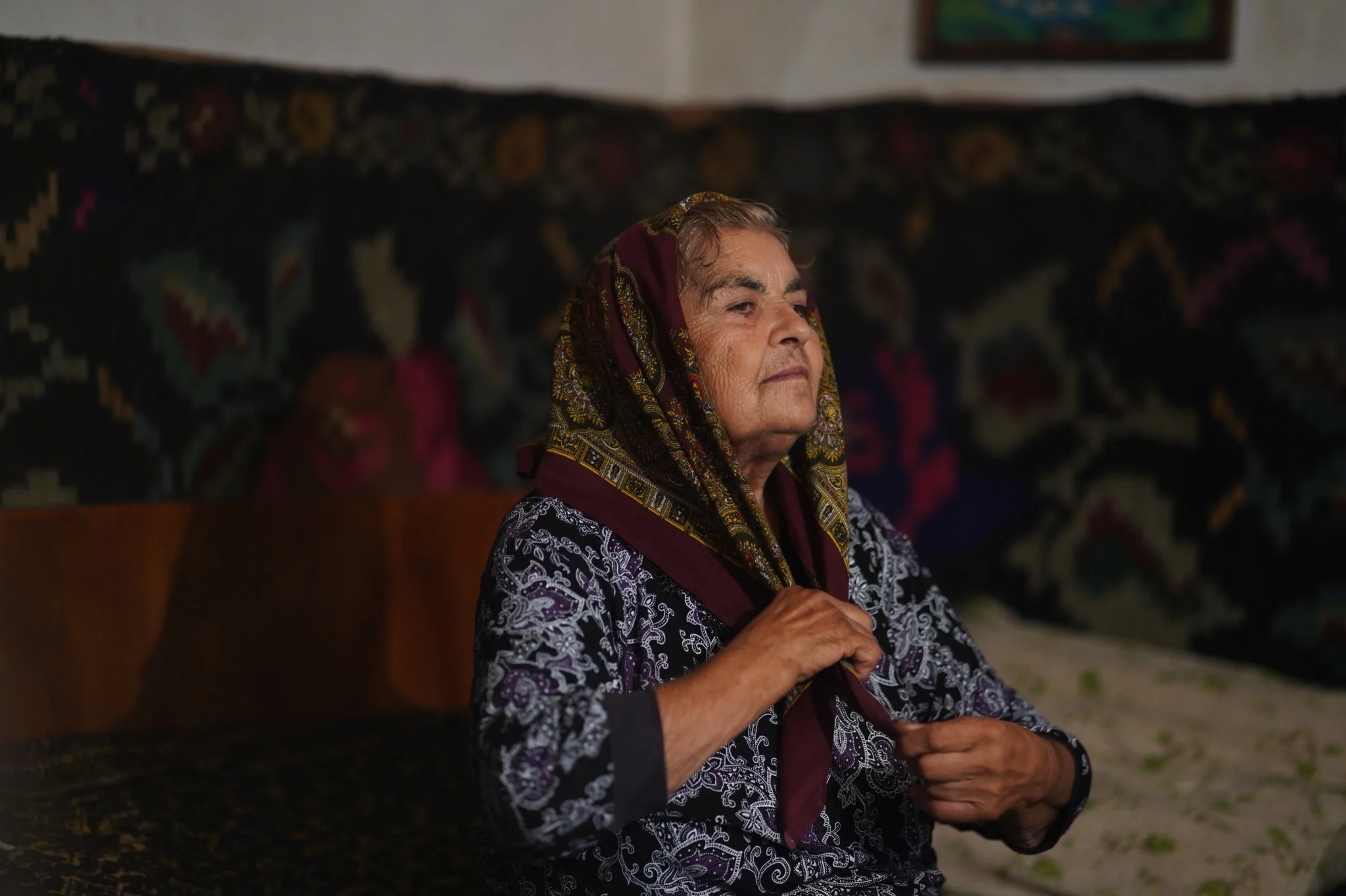 The last women with chischineu (headscarves)