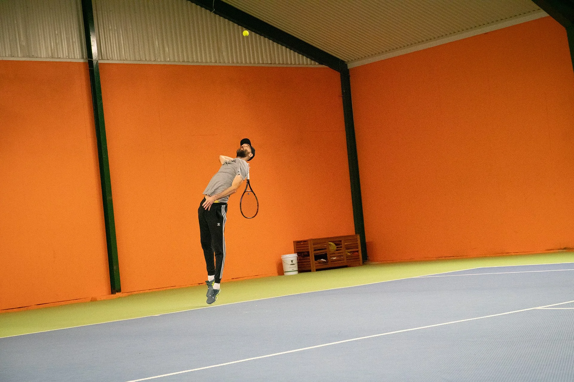 wirum racket drop.jpg