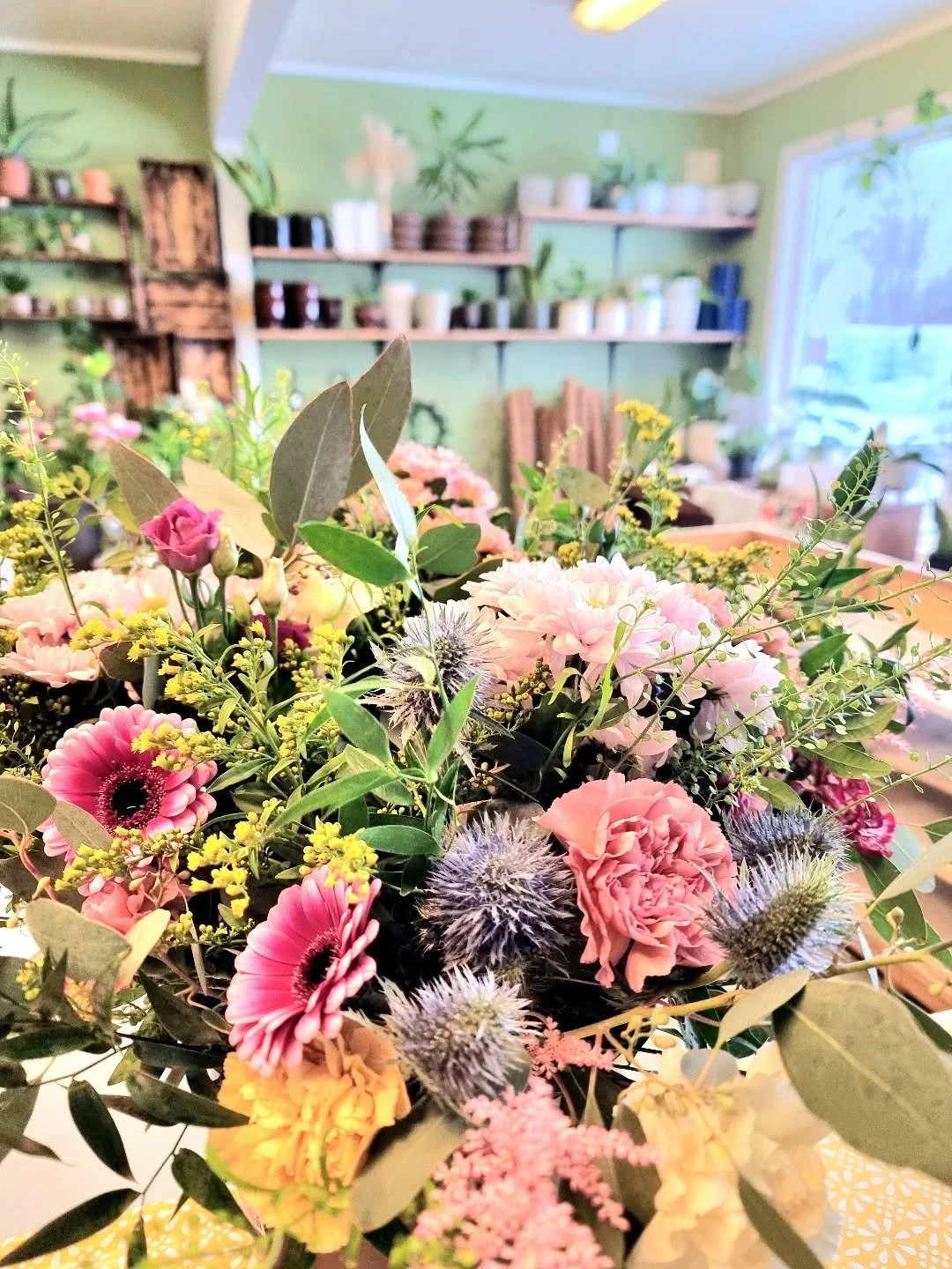 IVEAWAY 🌸
Dagene n&aelig;rmer seg f&oslash;r &aring;pning igjen p&aring; gartneriet og  til helgen er de og feiring av alle fantastiske m&oslash;drer s&aring; i den anledningen &oslash;nsker vi og gi ikke bare en men to flotte morsdags buketter til 