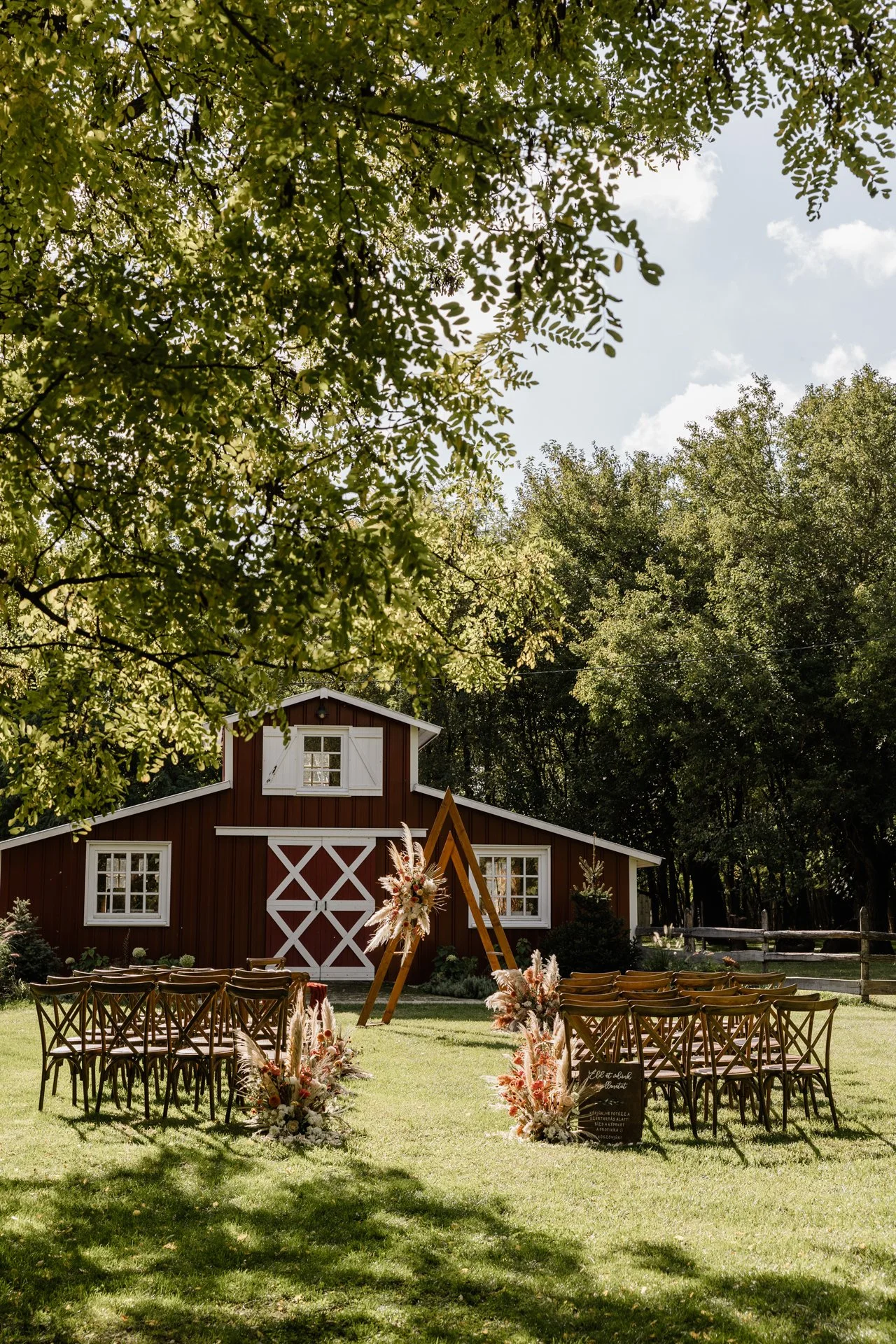 elegáns pajta esküvő, egész hétvégés esküvő