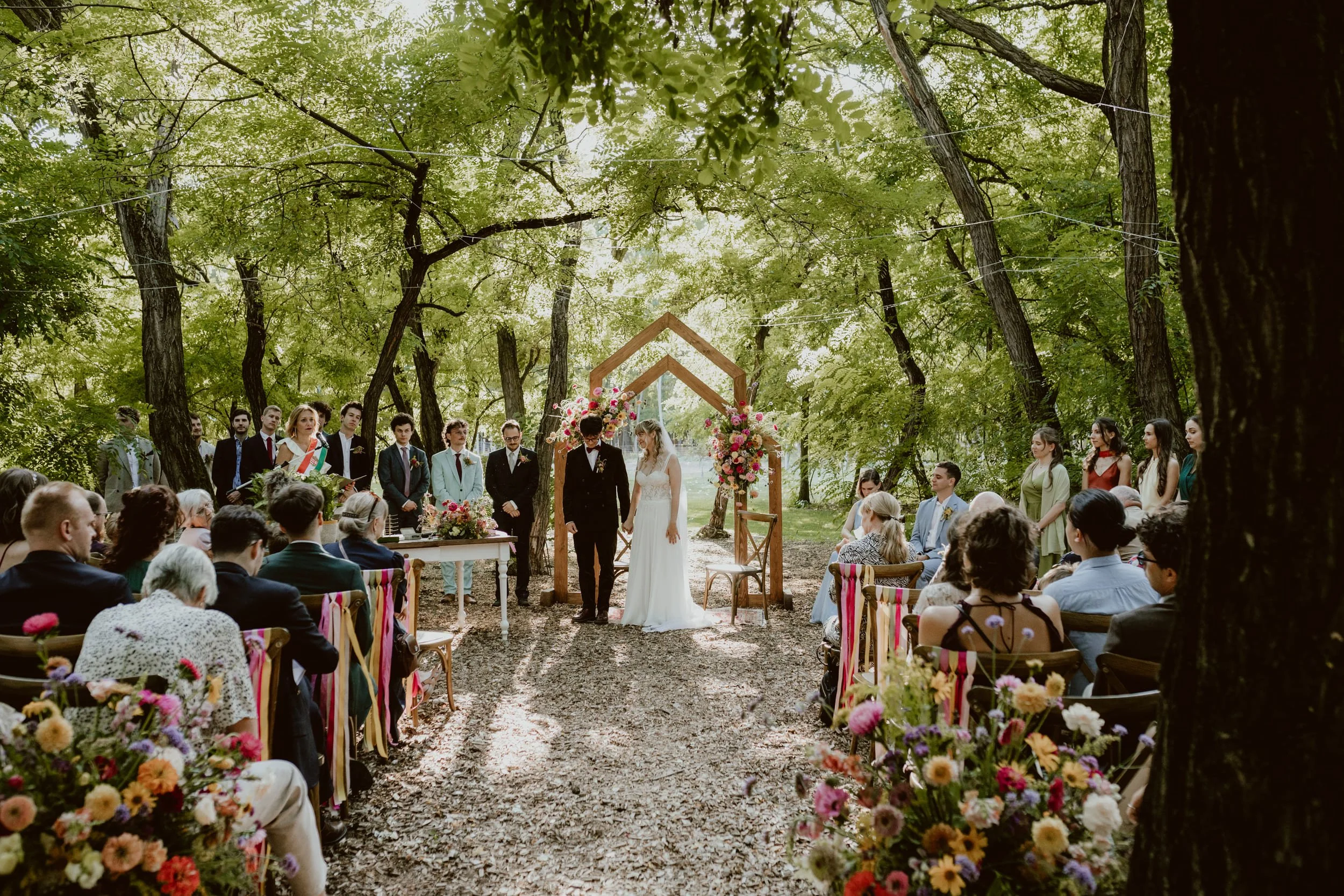 exkluzív erdei esküvő, többnapos esküvő