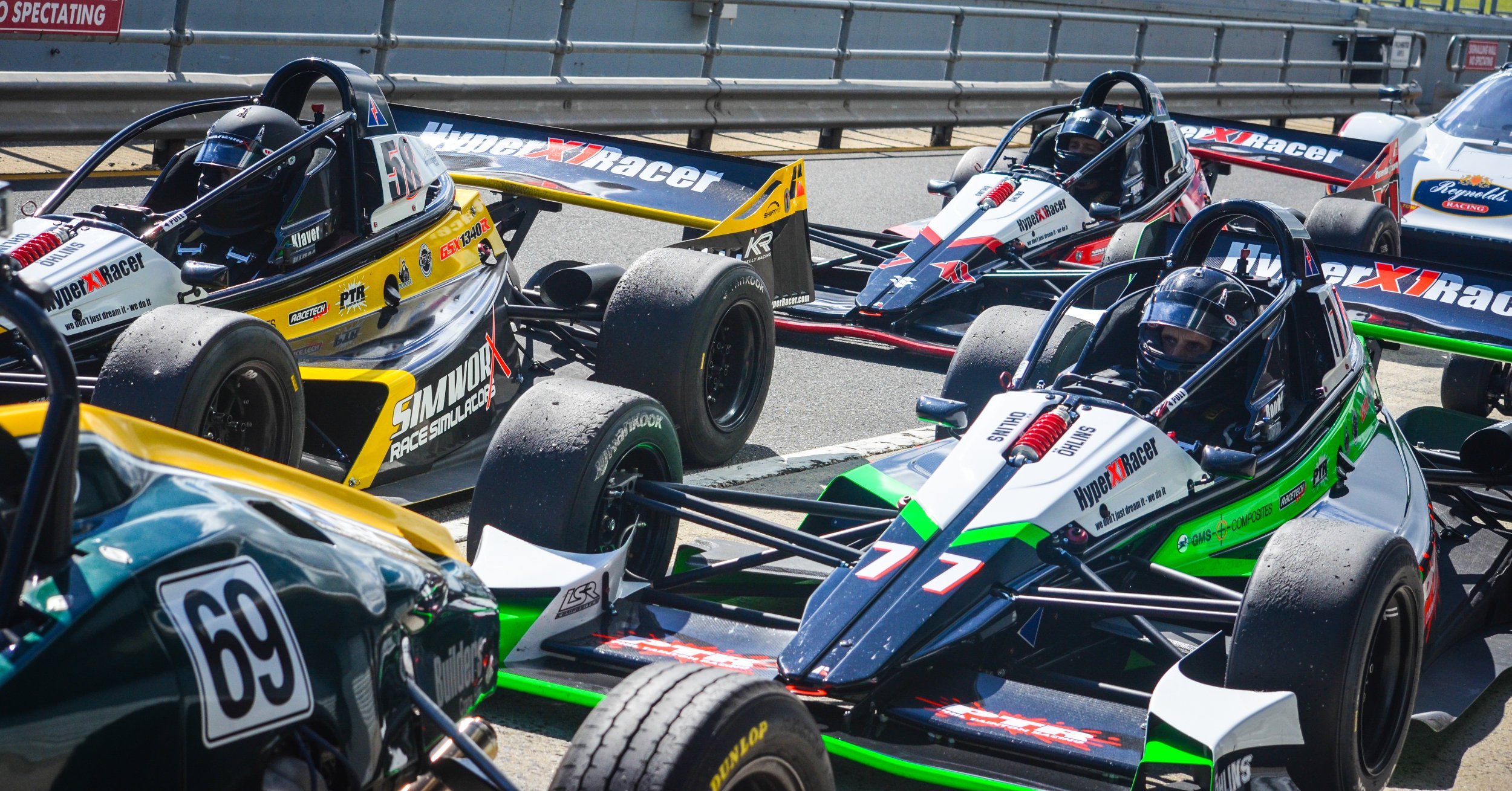 X1 x 33 Pitlane PI.jpg