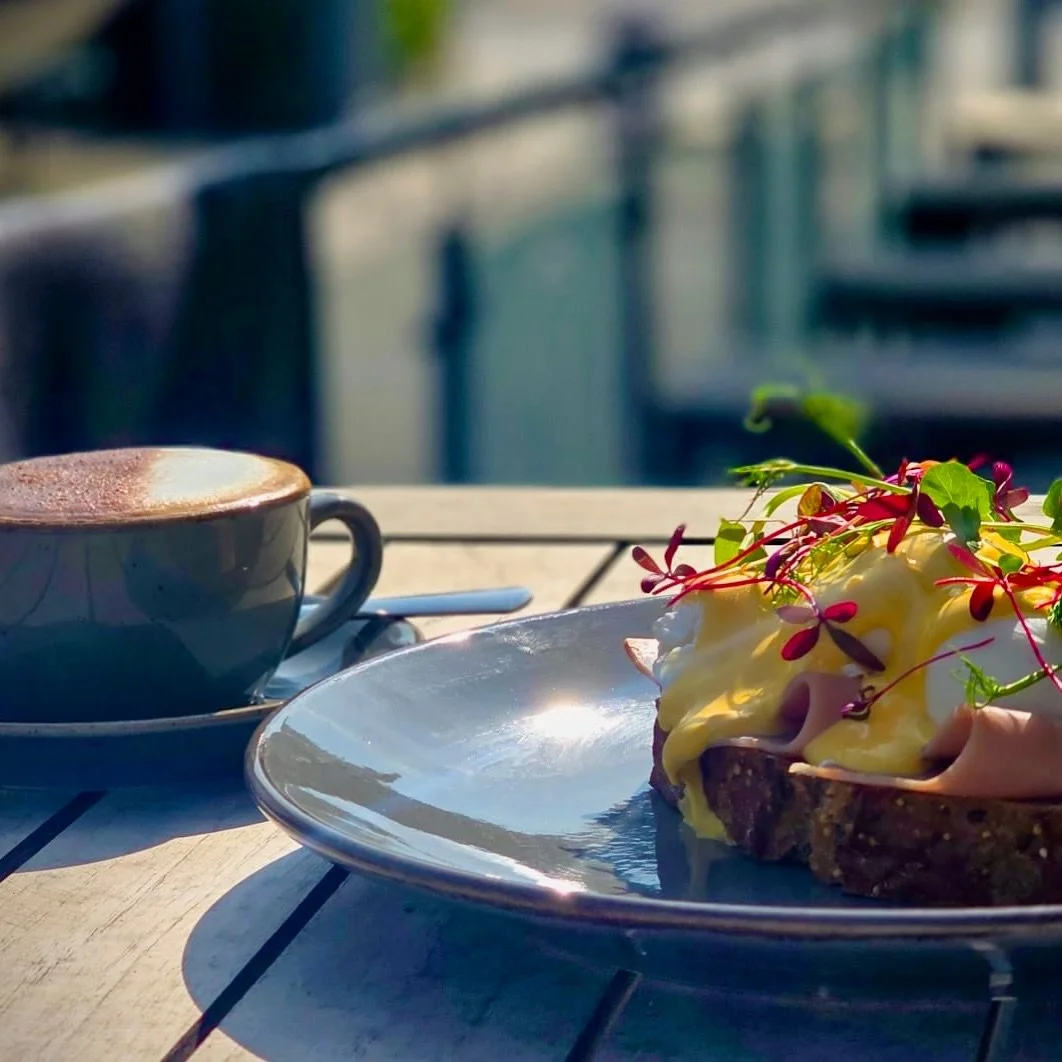Sun, sea air, and the perfect start ☀️🌊

Poached eggs, silky hollandaise, and fresh sourdough, served best with a coffee and a view.

Breakfast at Lazy Jacks just hits different.

#sandbankspoole #dorseteats #bournemouthfood #bournemouthecho #bourne