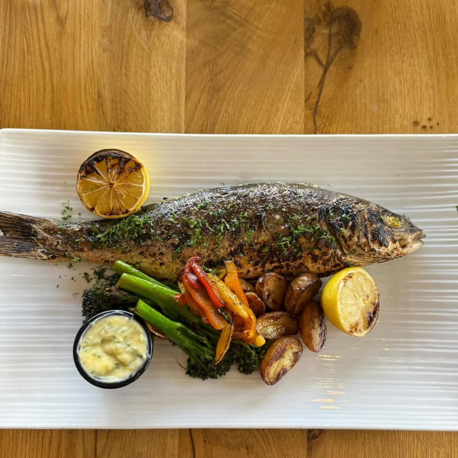 From the sea to your plate 🐠💙

Whole Seabass served with roasted new potatoes and broccoli&hellip; 

What&rsquo;s not to love? 🍴