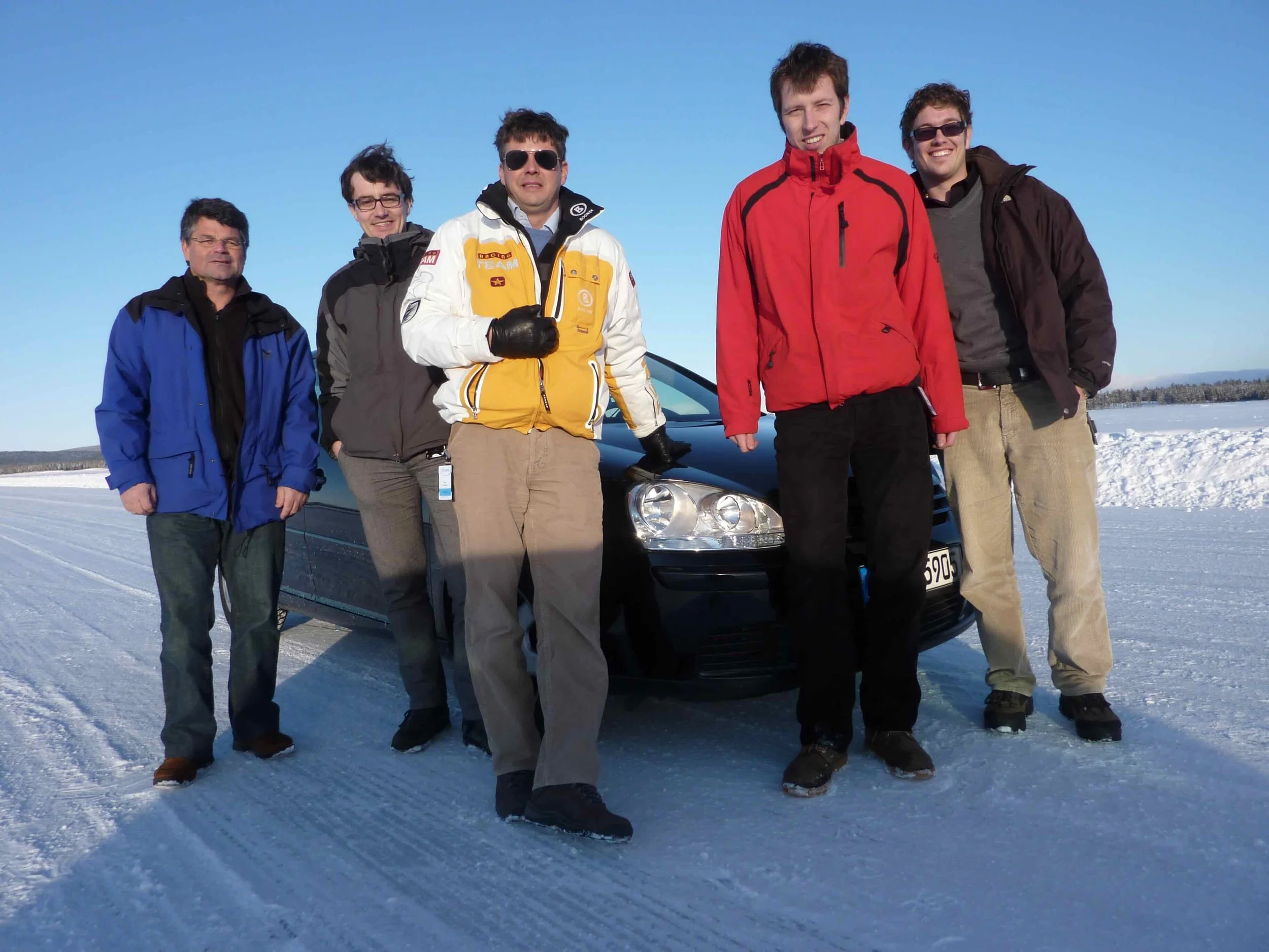 Dr. Thomas Leiber, Dr. Hans-Jörg Feigel, Valentin Unterfrauner, Christian Köglsberger und Franz Schöglmann on test track in Sweden.