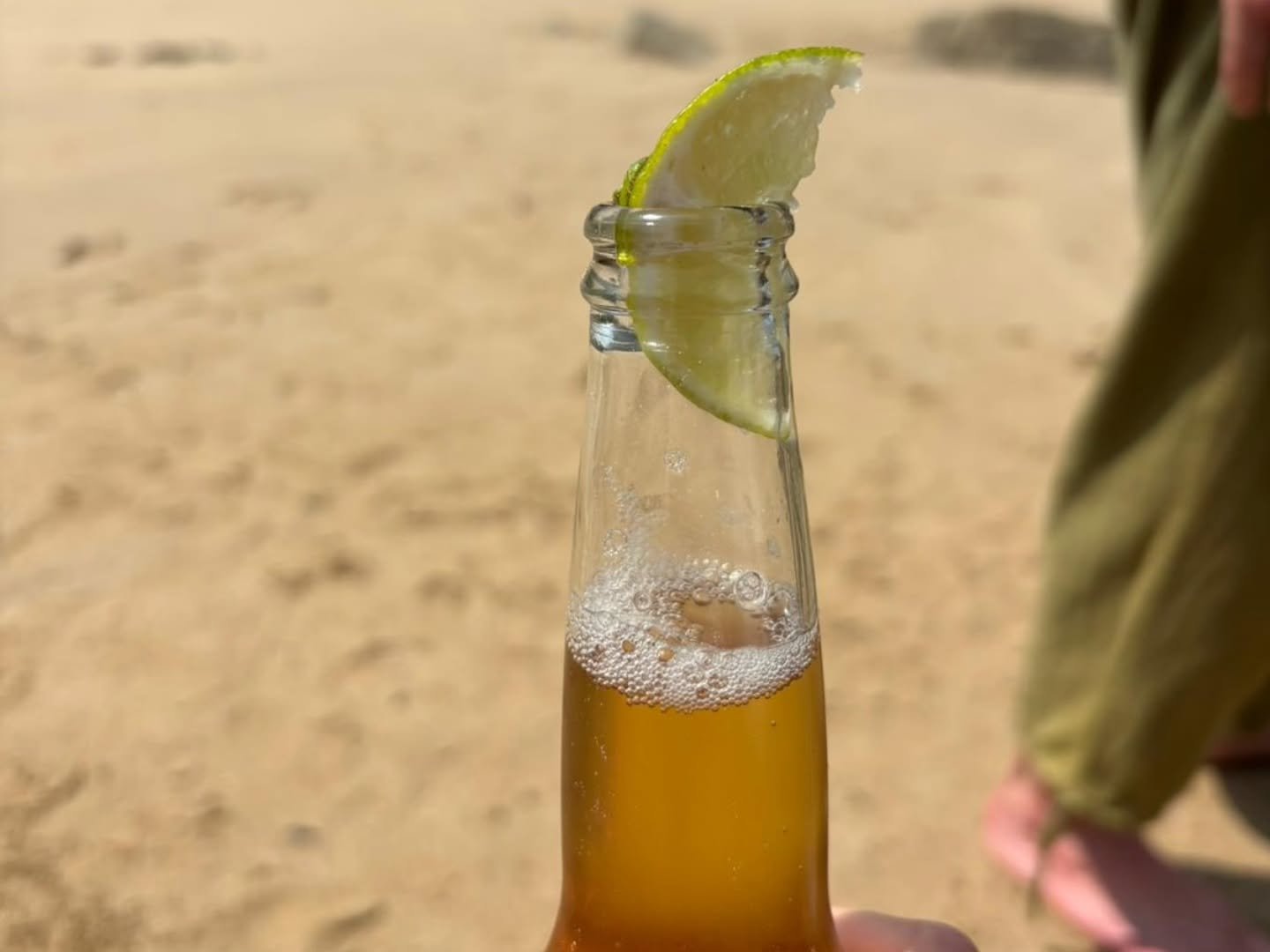 Wat een (warme) dag!
.
🤙 Vlakke spreuk, maar we hadden veel plezier bij dit kleine verborgen juweeltje!
.
♥️ Body surf, koude biertjes en een shirt maar prachtige wandeling
