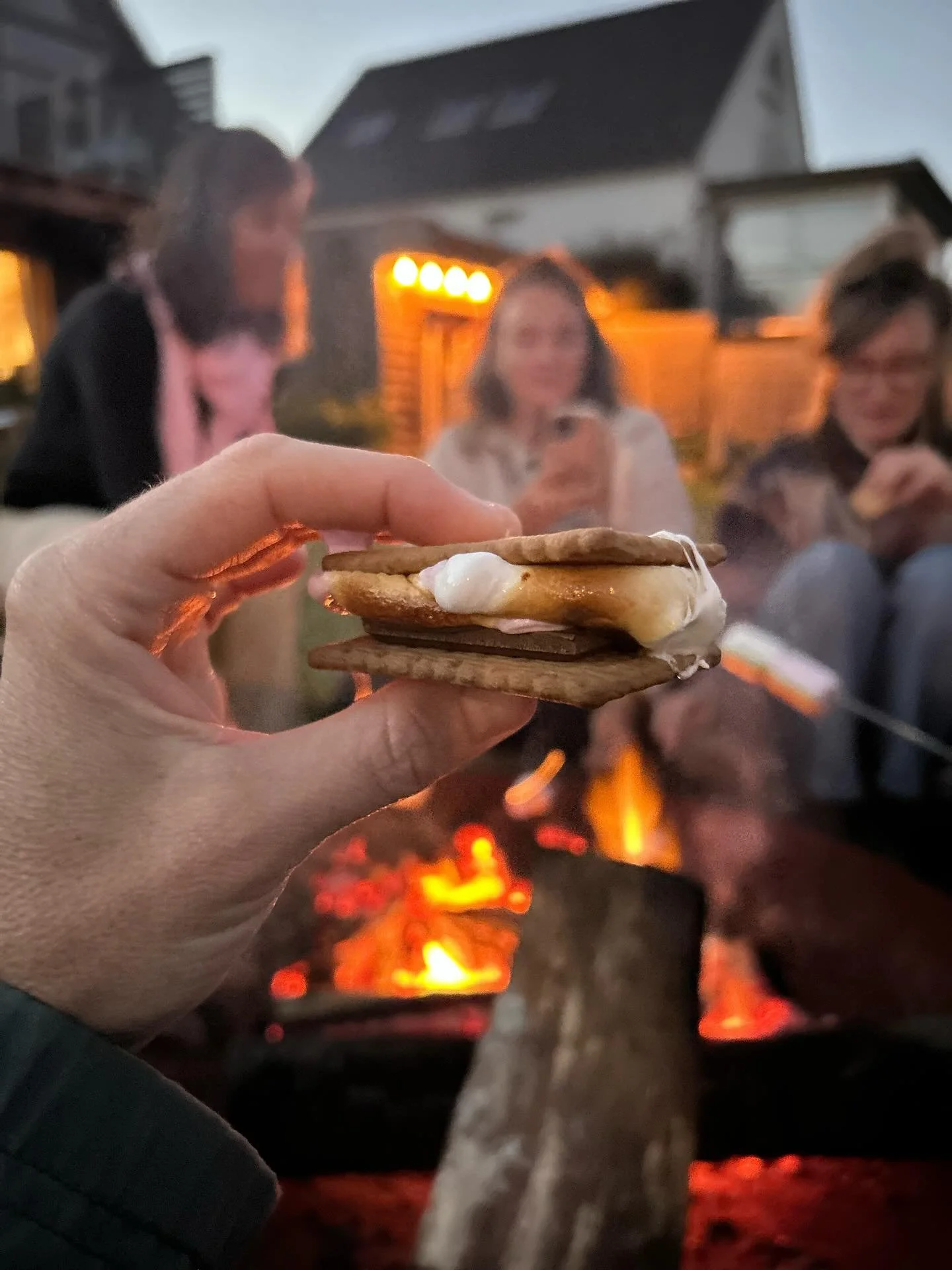 🔥A well deserved bonfire treat during the last evening of the Blue Mind week