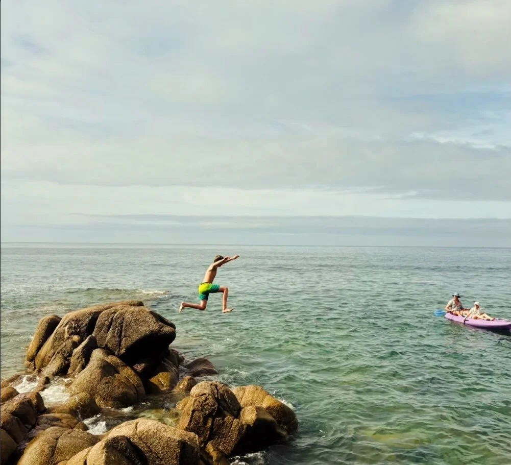 ⛱️Did you already plan your summer holiday? 
.
👉 We do have a few spots left for the surfy family weeks!
.
🤩 Let&rsquo;s goooo!