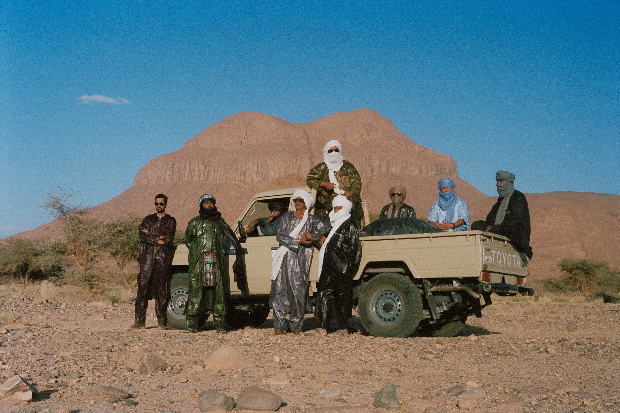 Nomad band tinariwen release their 10th studio album ‘hoggar’