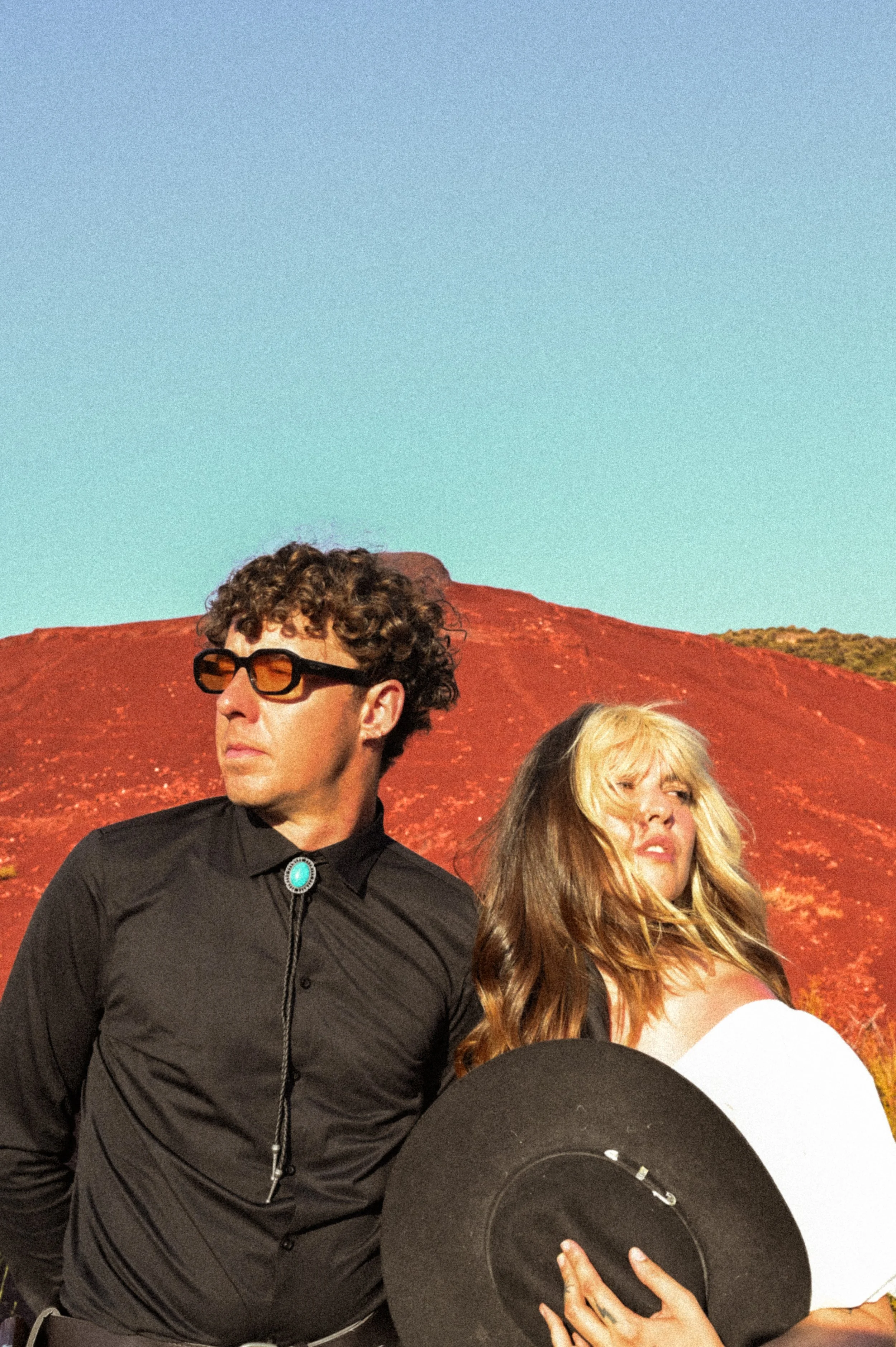 French Duo Metro Verlaine releases new album 