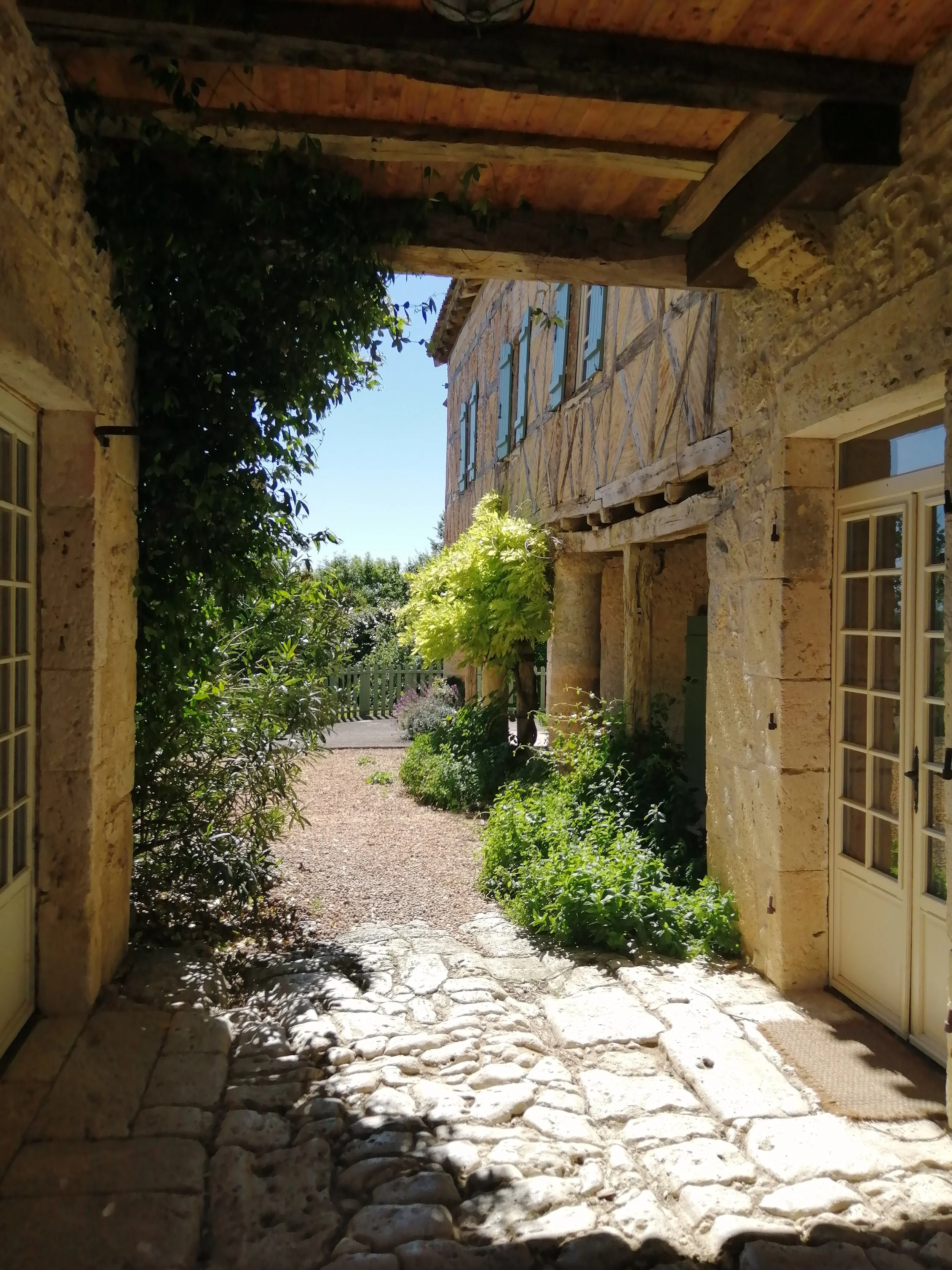 Wedding venue south west France chateau de puissentut 42