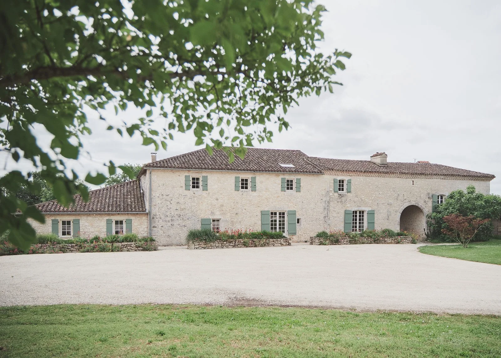 Wedding venue south west France chateau de puissentut 37