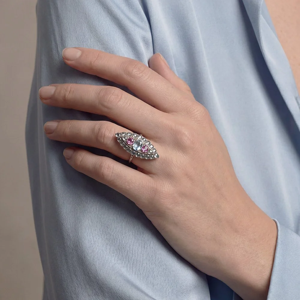 Tragebild Ring Diamanten Rubine.jpg