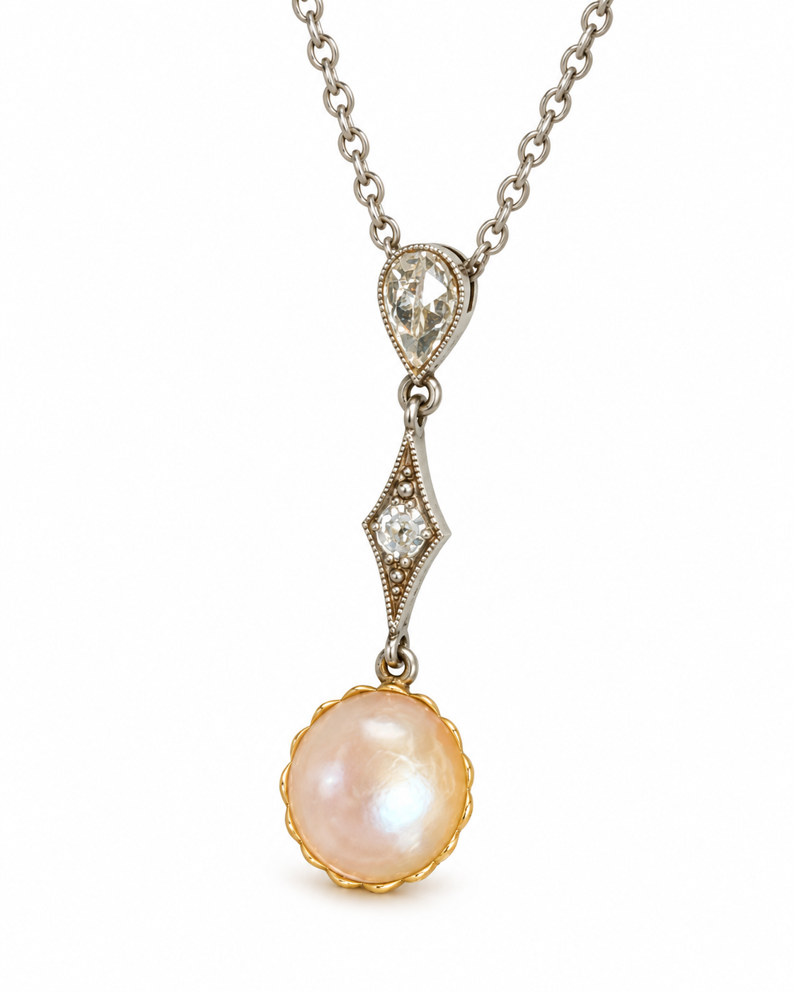 Kette mit Perle und Diamantanhänger Seitenansicht.png
