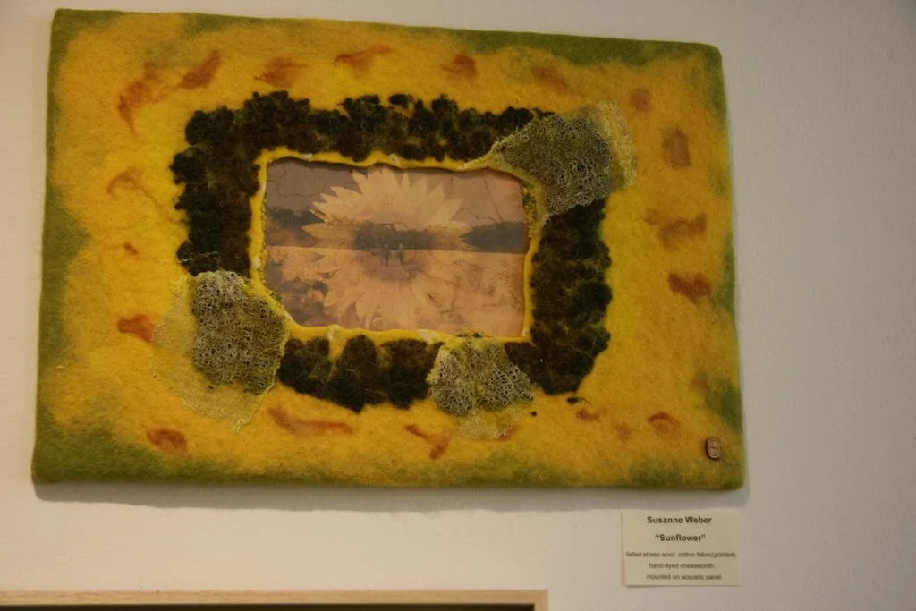 Ausstellung „Sonnenblumen in Dunkelheit und Licht“