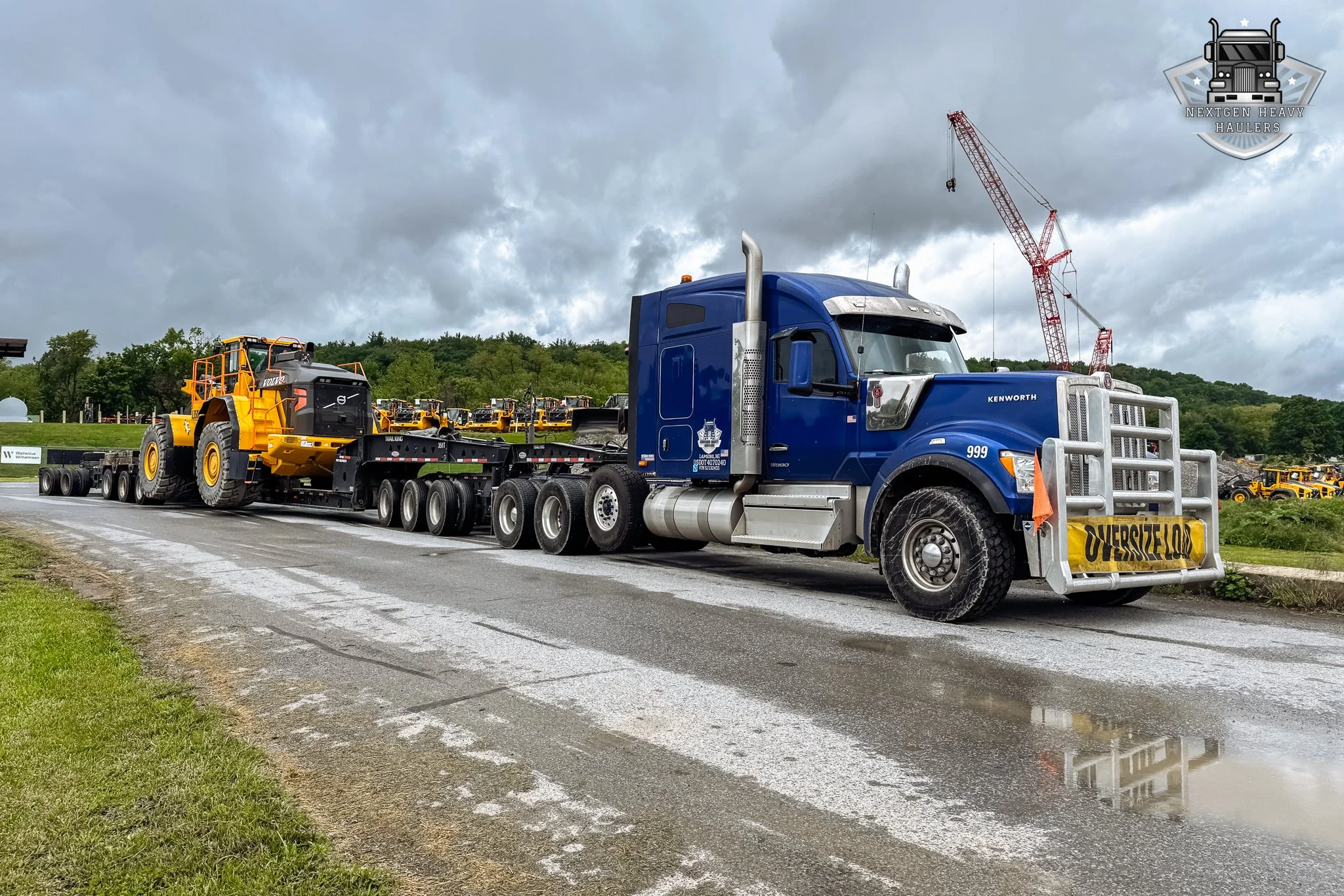 Moved a tall and heavy Volvo using our trusted beam deck.

#NextGenHeavyHaulers
#kenworth #TruckingLife 
#HeavyHaul #OversizeLoad #PowerOnTheRoad #OversizeLoad 
#HeavyHauling #SafeTransport #LogisticsExperts #trailking
