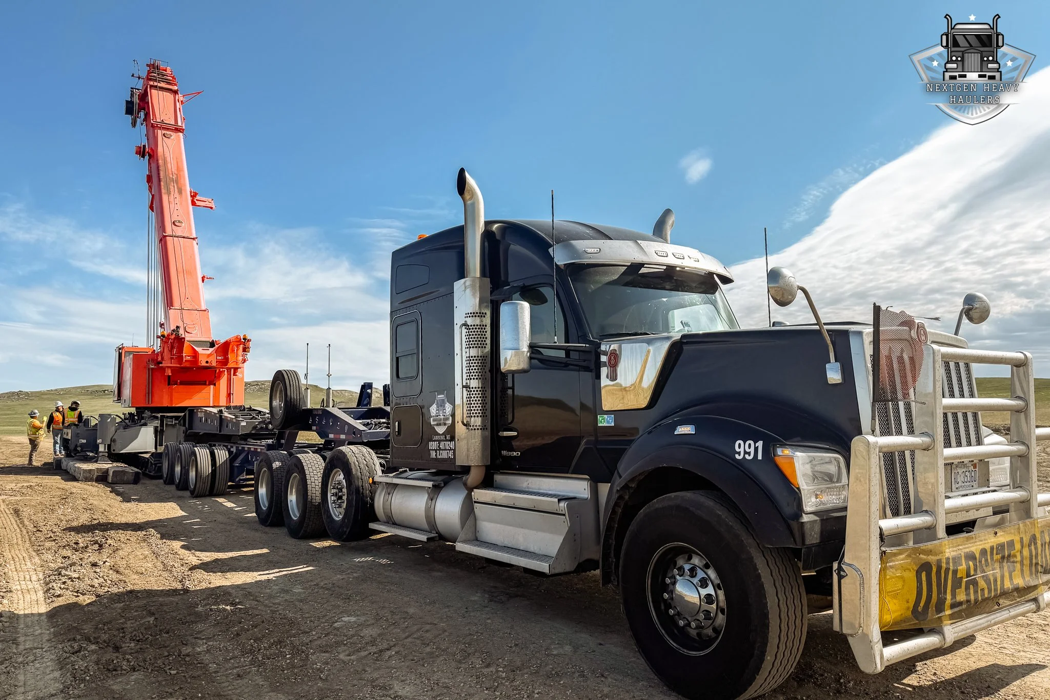 Up the mountain it goes

#NextGenHeavyHaulers
#kenworth #TruckingLife 
#HeavyHaul #OversizeLoad #PowerOnTheRoad #OversizeLoad 
#HeavyHauling #SafeTransport #LogisticsExperts #trailking