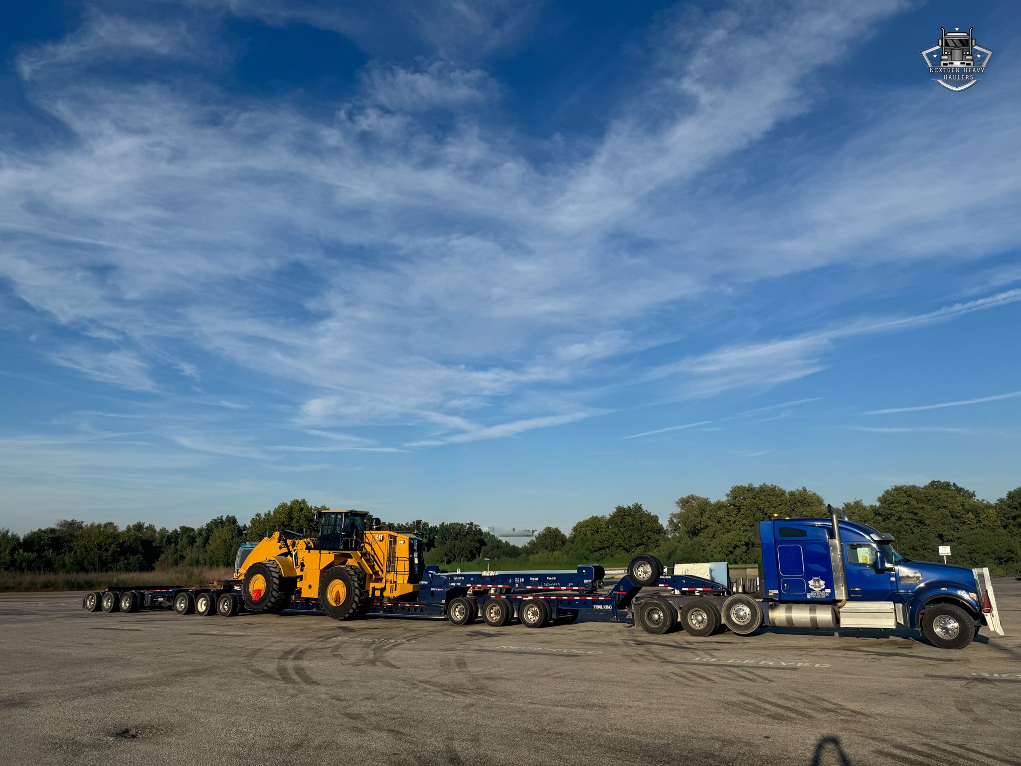 Another successful haul in the books!

Our team safely and efficiently transported this CAT Wheel Loader from Illinois to Wyoming. With our Kenworth990 leading the way, a hardworking driver behind the wheel, and a dedicated dispatch team coordinating