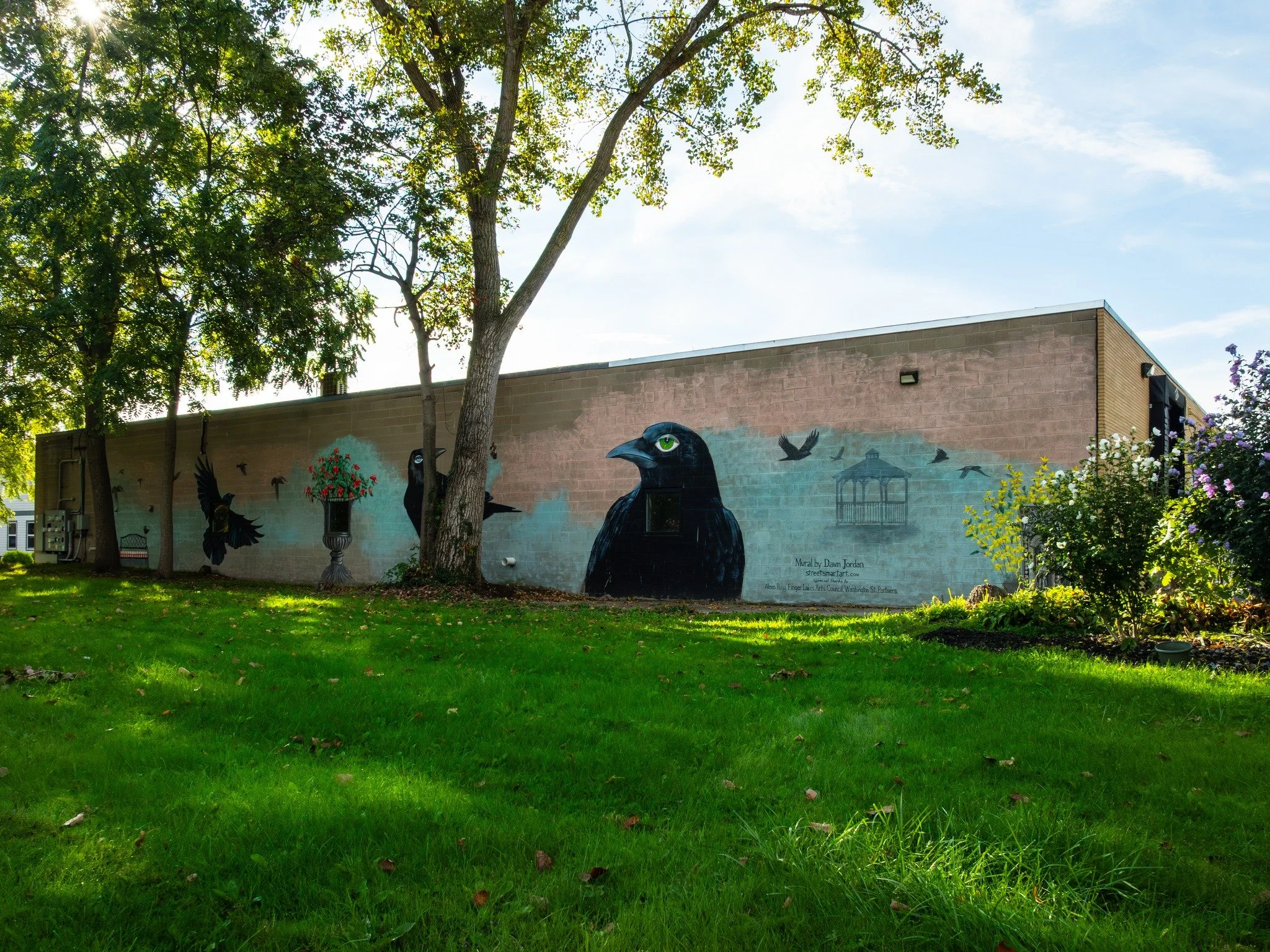 🖤 A Little Magic Around the Back of Seminary Commons 🐦✨

Think the back of a building is just the back of a building? Think again.

Our Seminary Commons mural brings a little color, character, and creativity to the property; and it&rsquo;s a pretty
