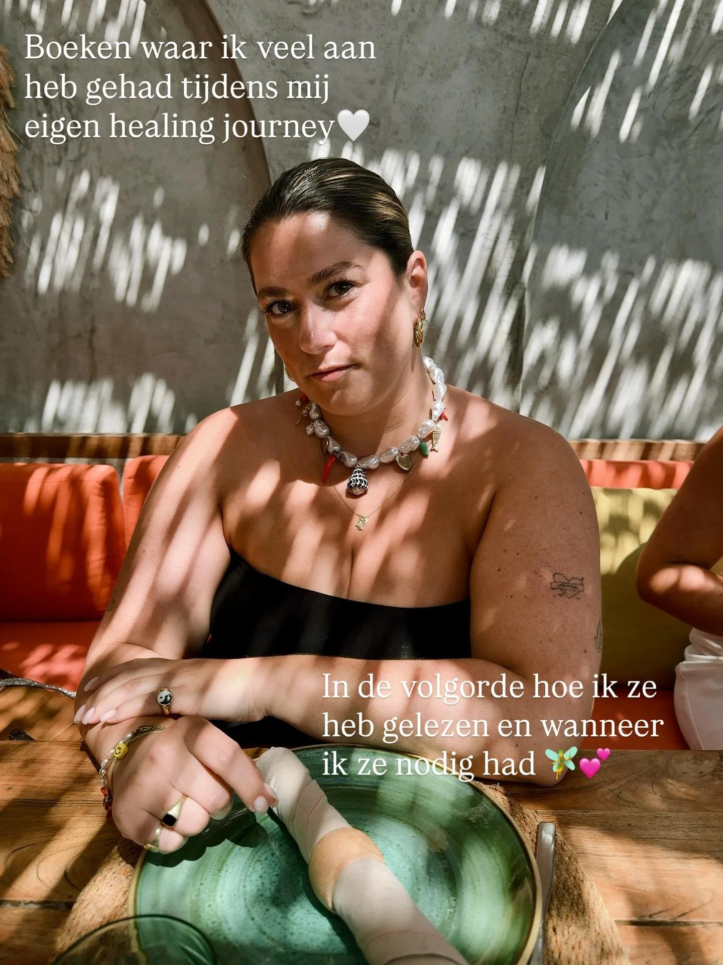 De boeken die ik heb gelezen en ik zou aanraden 📚💕

Hi liefdes, een greep uit de boeken die mij heel erg aanspraken en waar ik veel aan heb gehad tijdens mijn healing journey!

Ik lees nog steeds of eigenlijk luister heel graag! Dus voor eventuele 