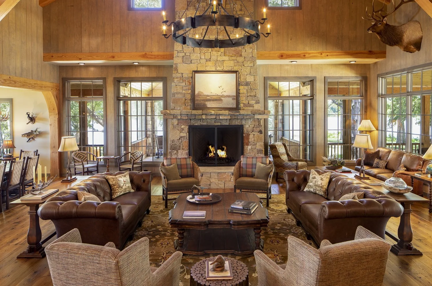 Dallas Hunting and Fishing Club, main room