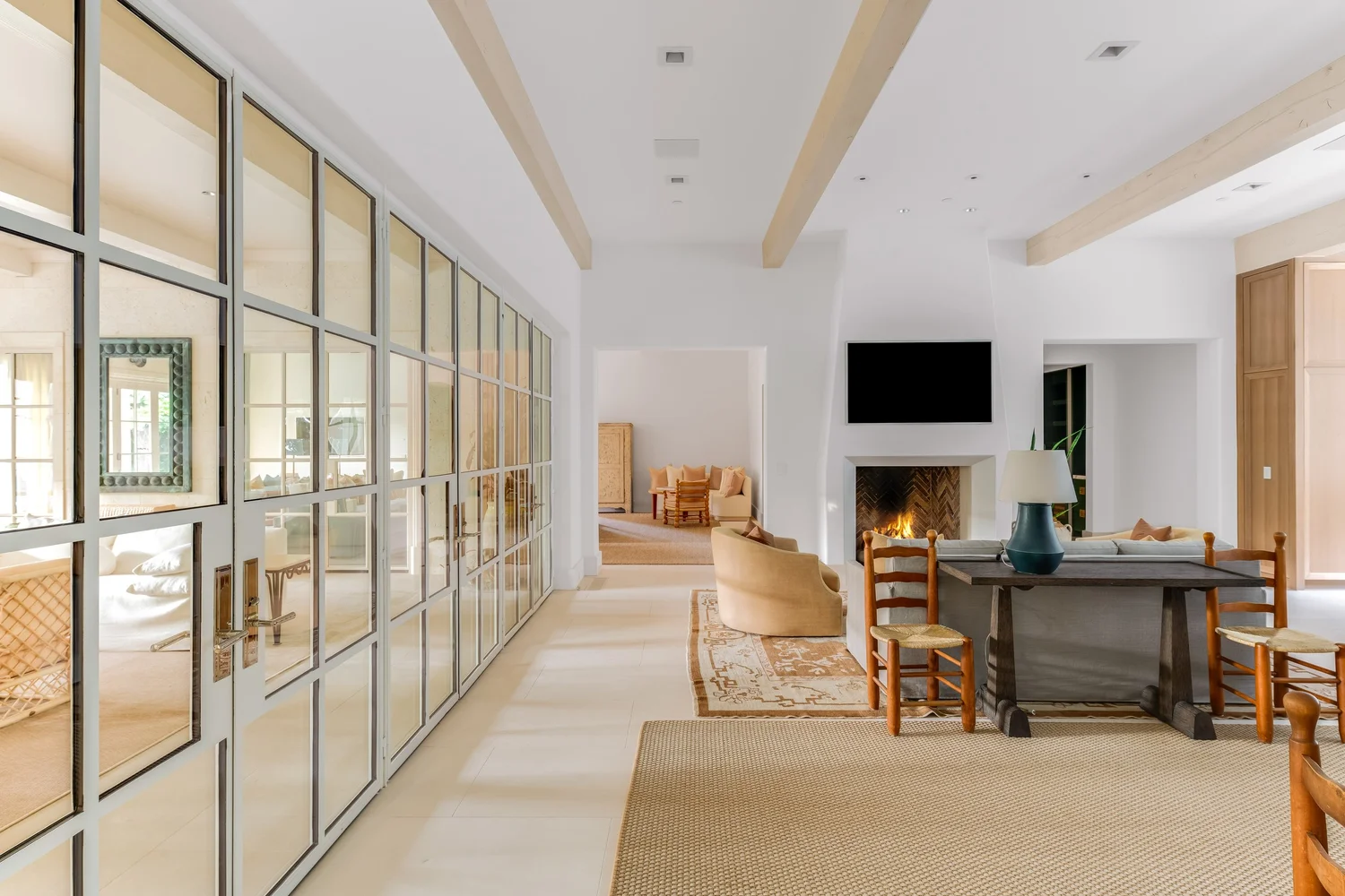 Euclid Residence, entry hall