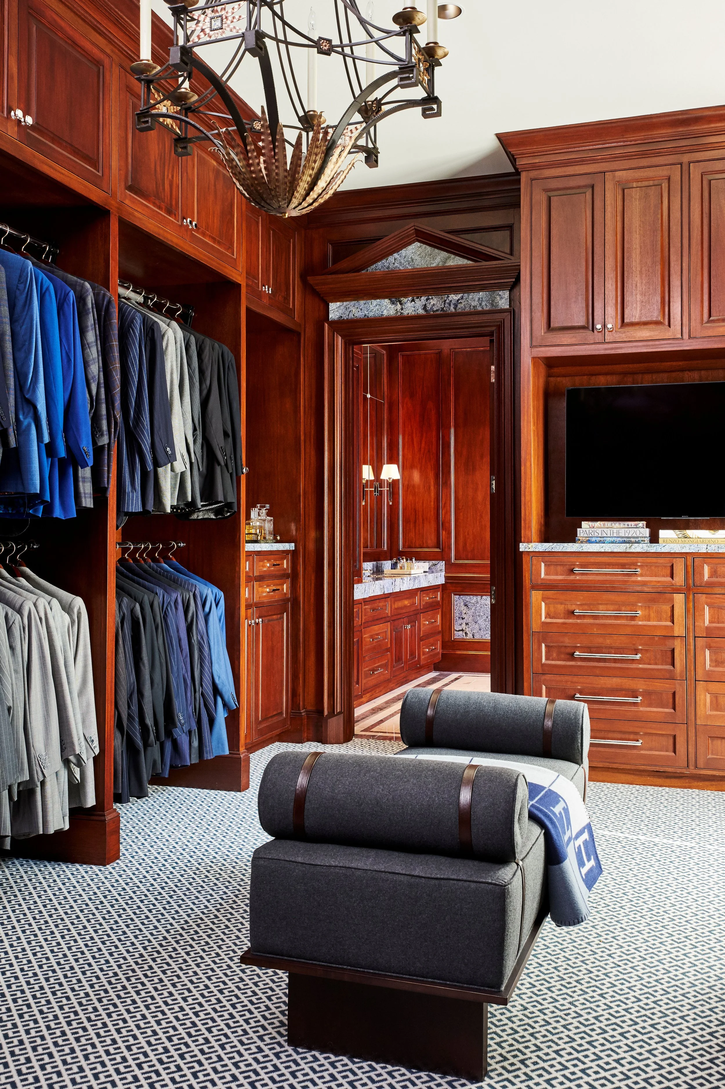 5931ParkLane_LLClark_0219closet.jpg