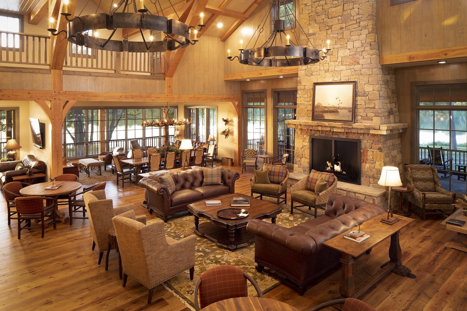 Dallas Hunting and Fishing Club, main room from the entry