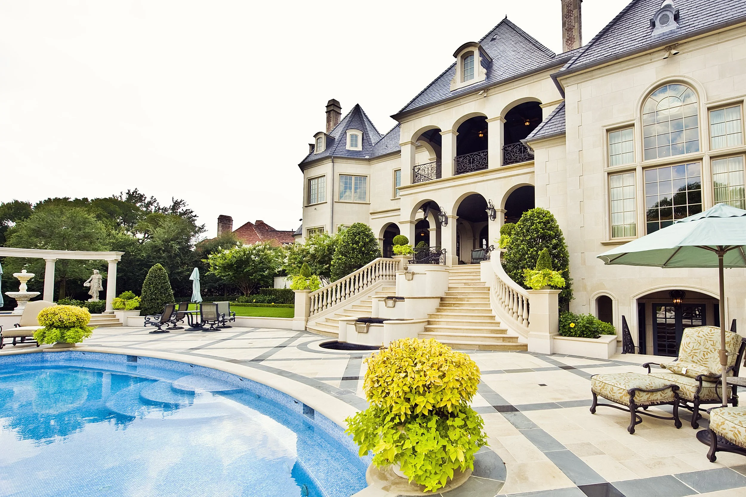 Exterior_12.jpg