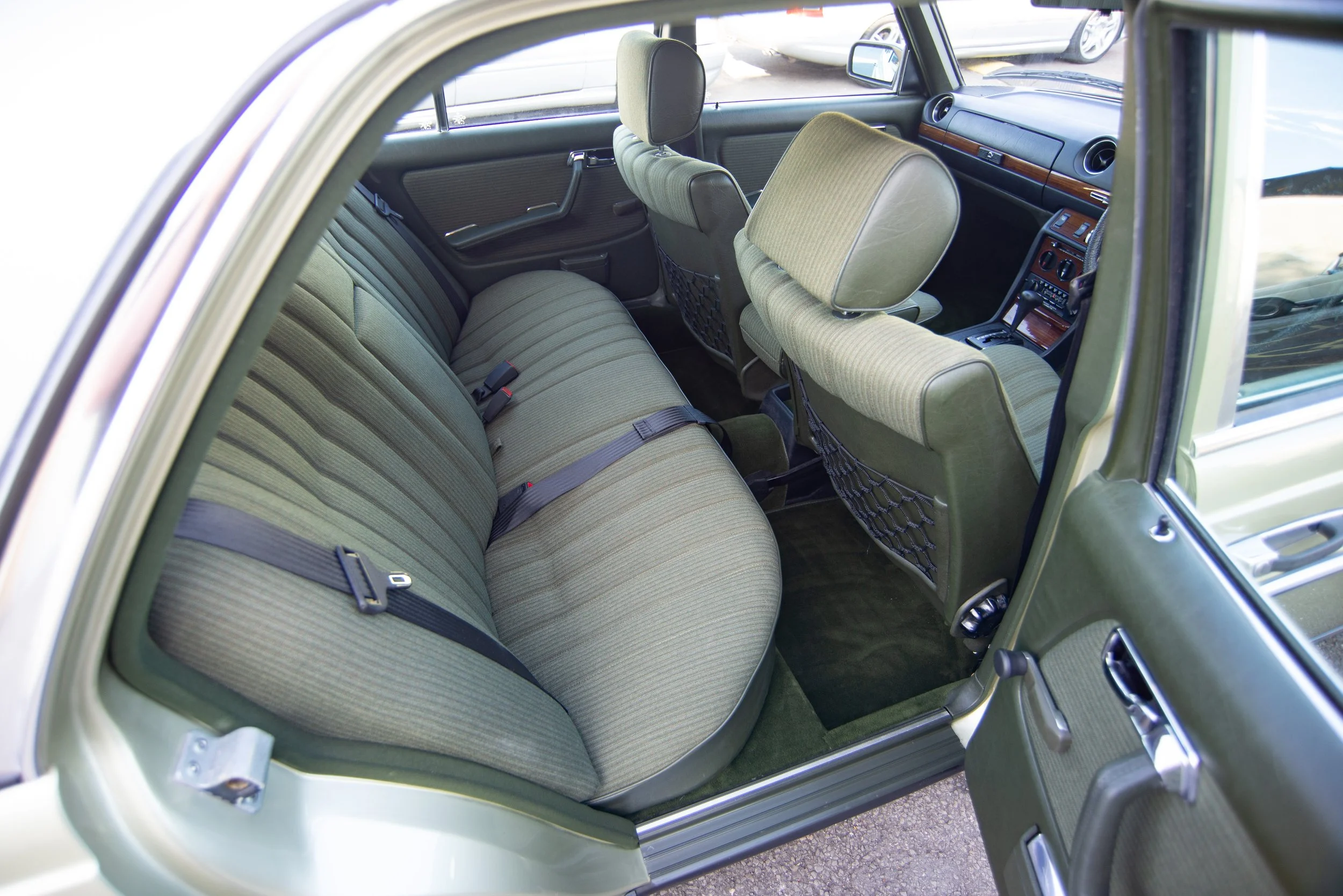 Mercedes 280E-5.jpg