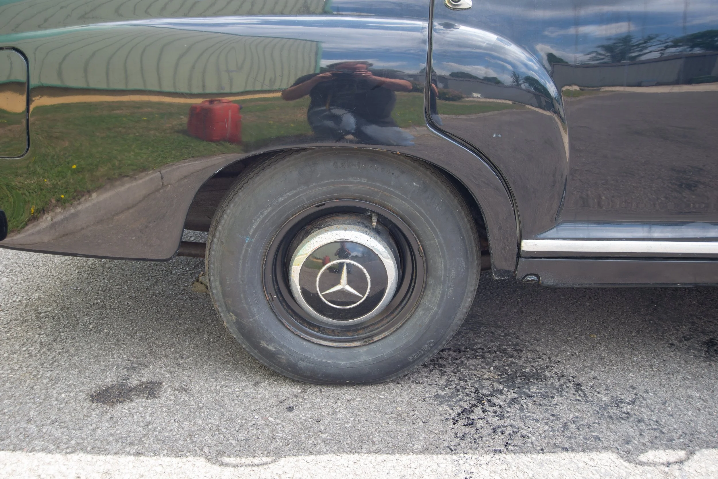 Mercedes 180-16.jpg