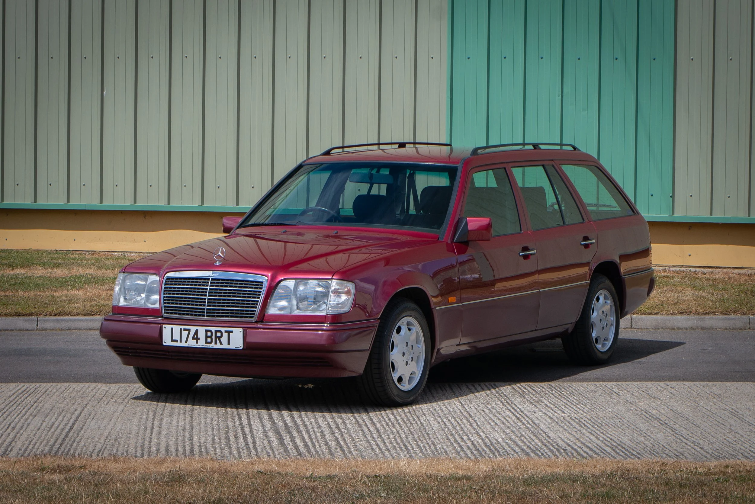 Mercedes E320 Estate-2.jpg