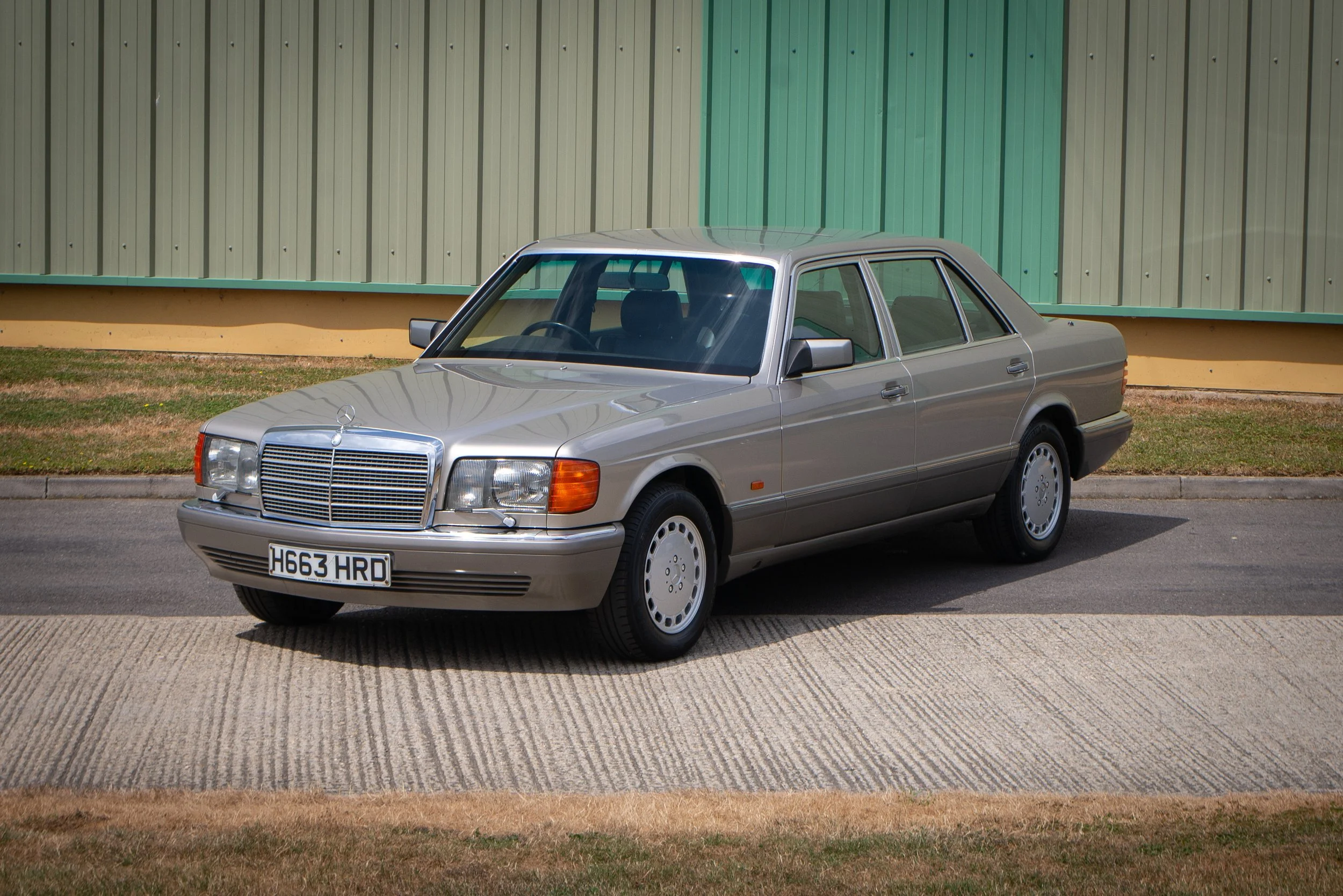 Mercedes 300SEL-22.jpg
