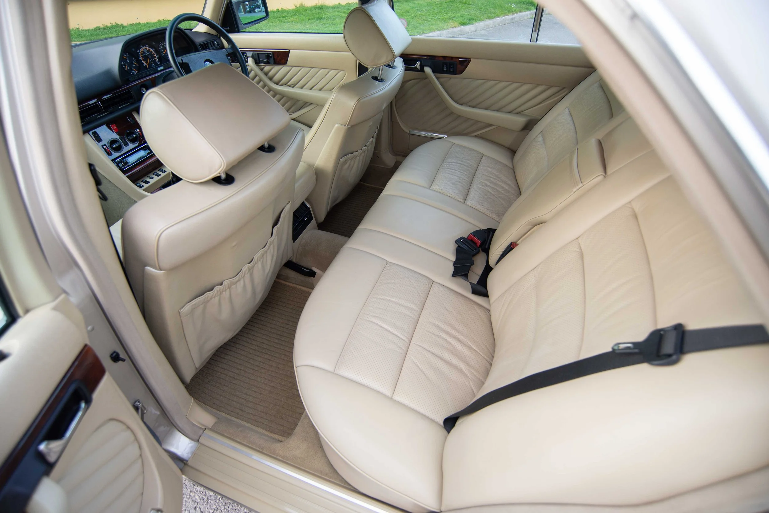 Mercedes 300SE-23.jpg