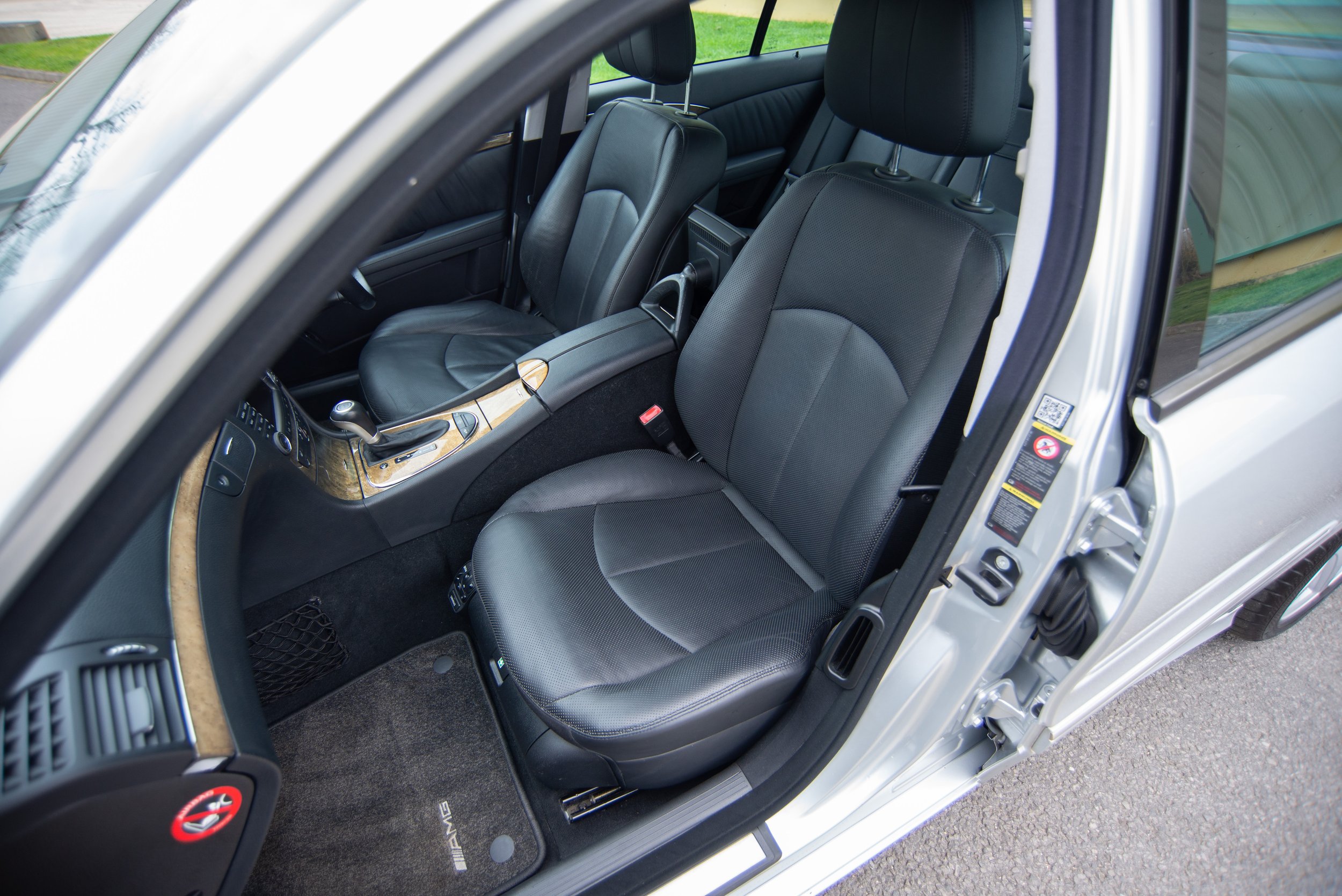 Mercedes E500-11.jpg