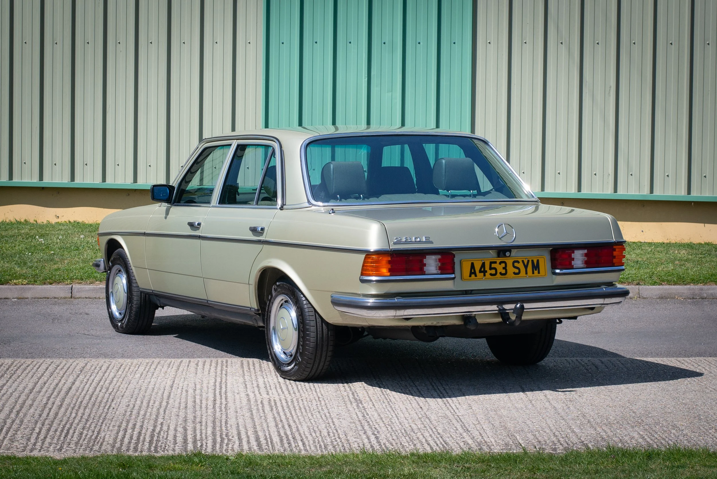 Mercedes 280E-29.jpg
