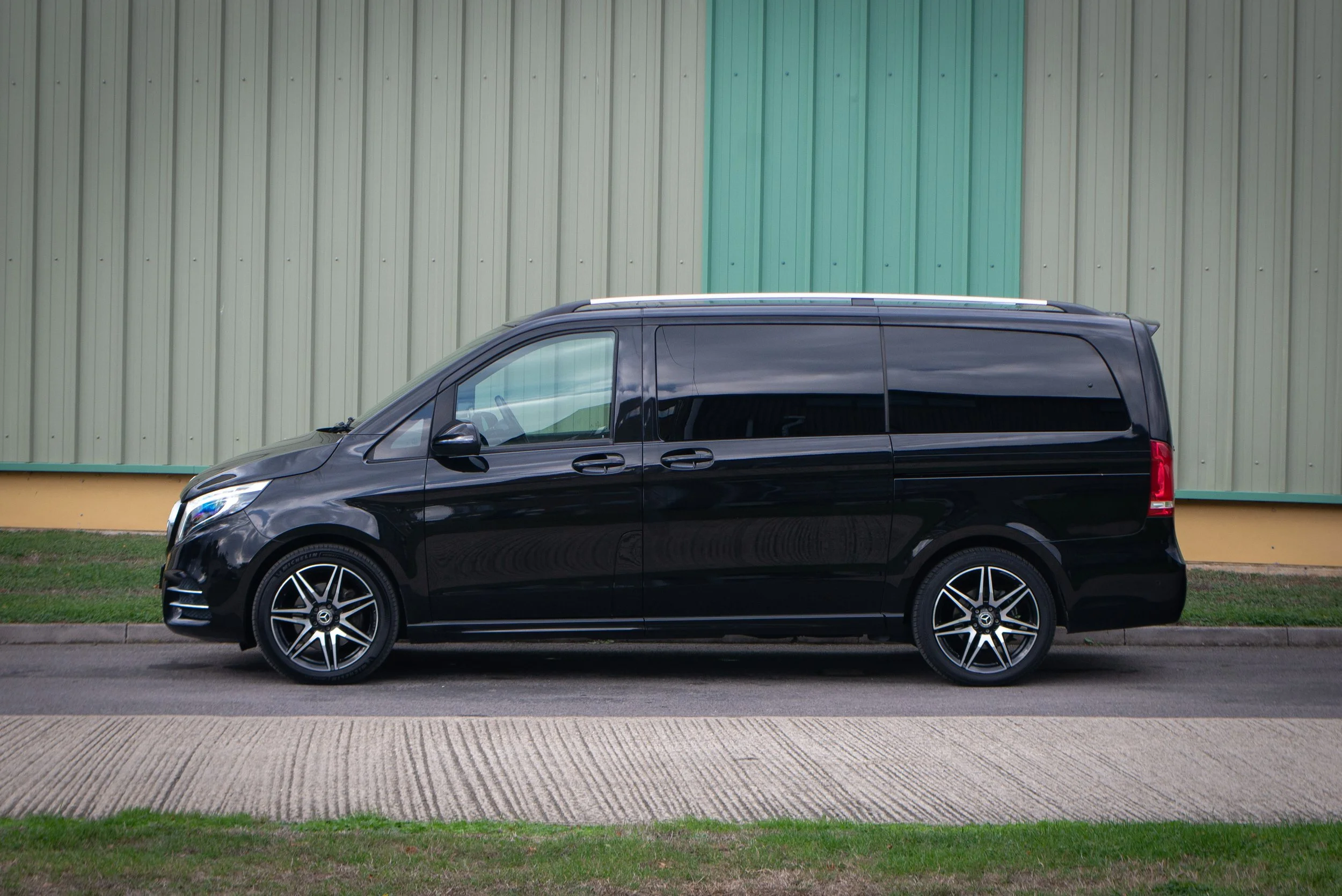 Mercedes V220D-23.jpg