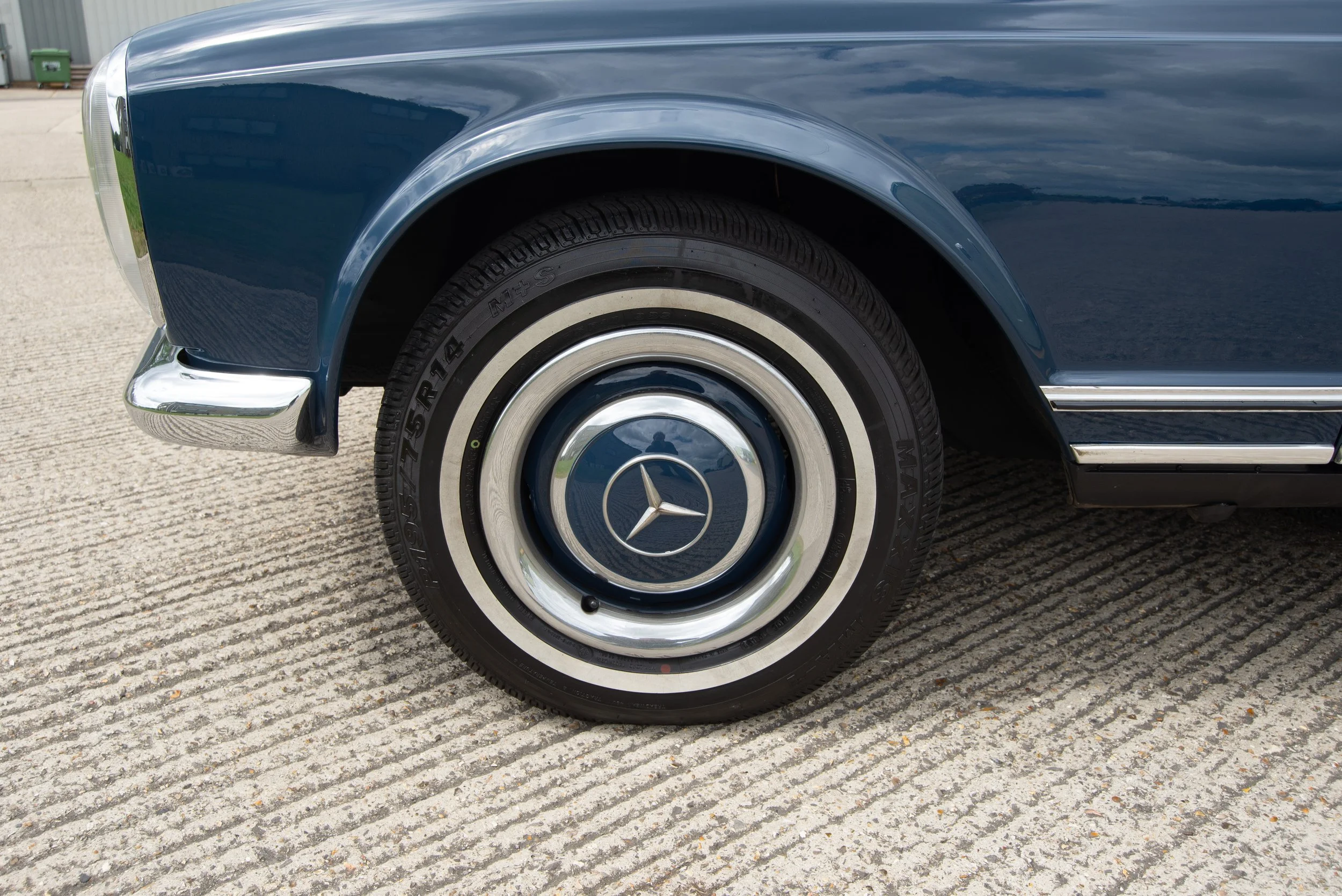 Mercedes 230SL-20.jpg