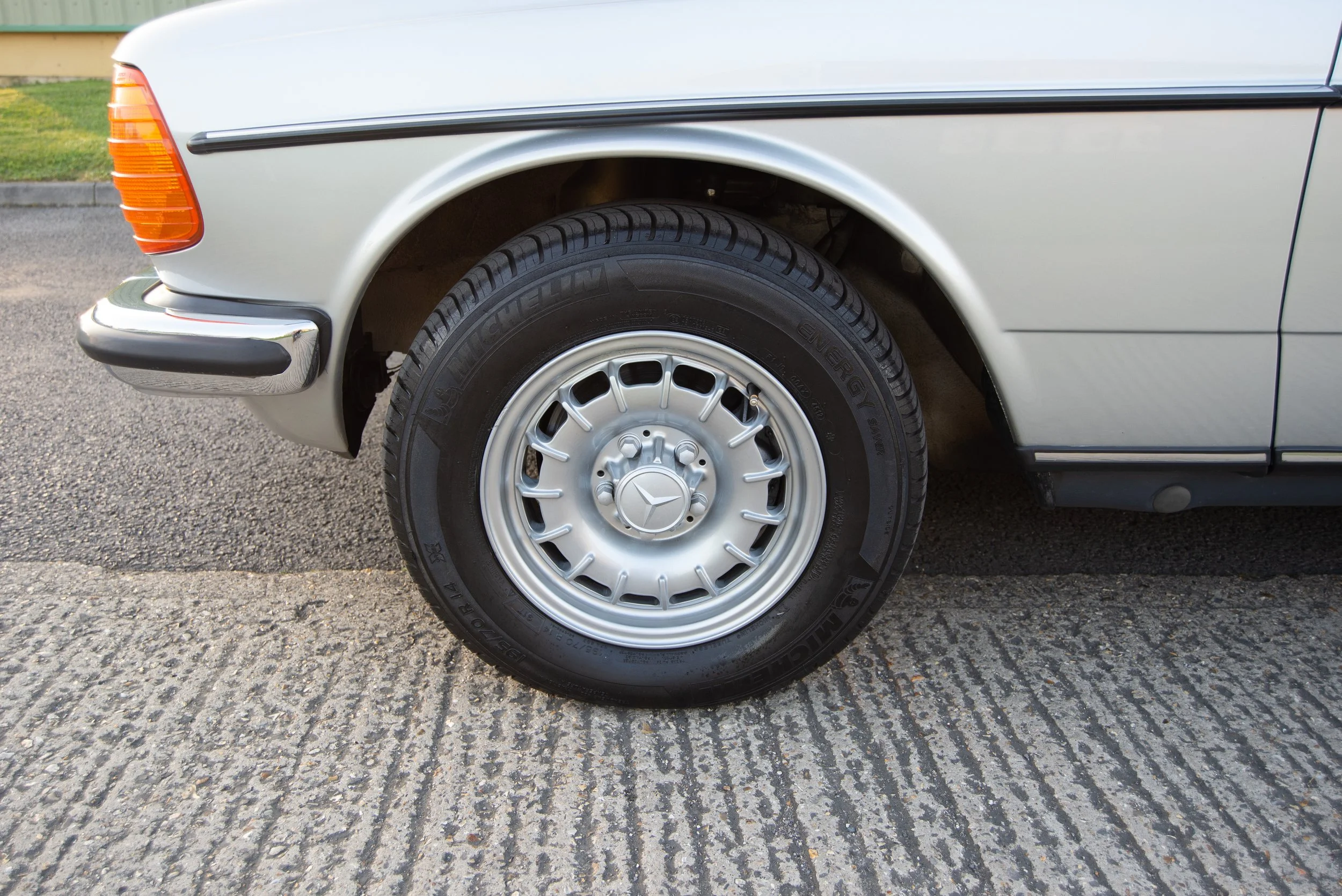 Mercedes 230CE 2-18.jpg