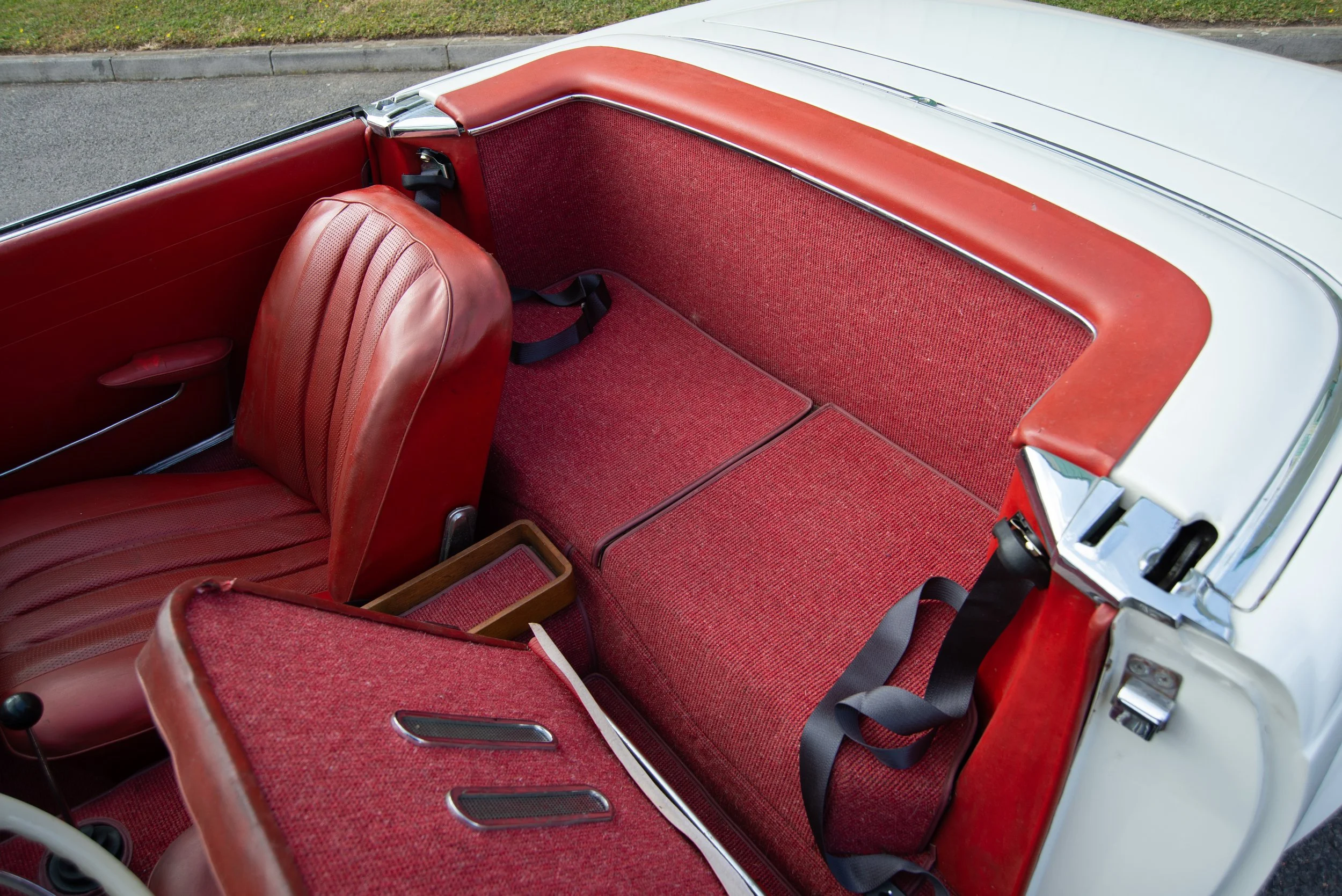 Mercedes 230SL-3.jpg