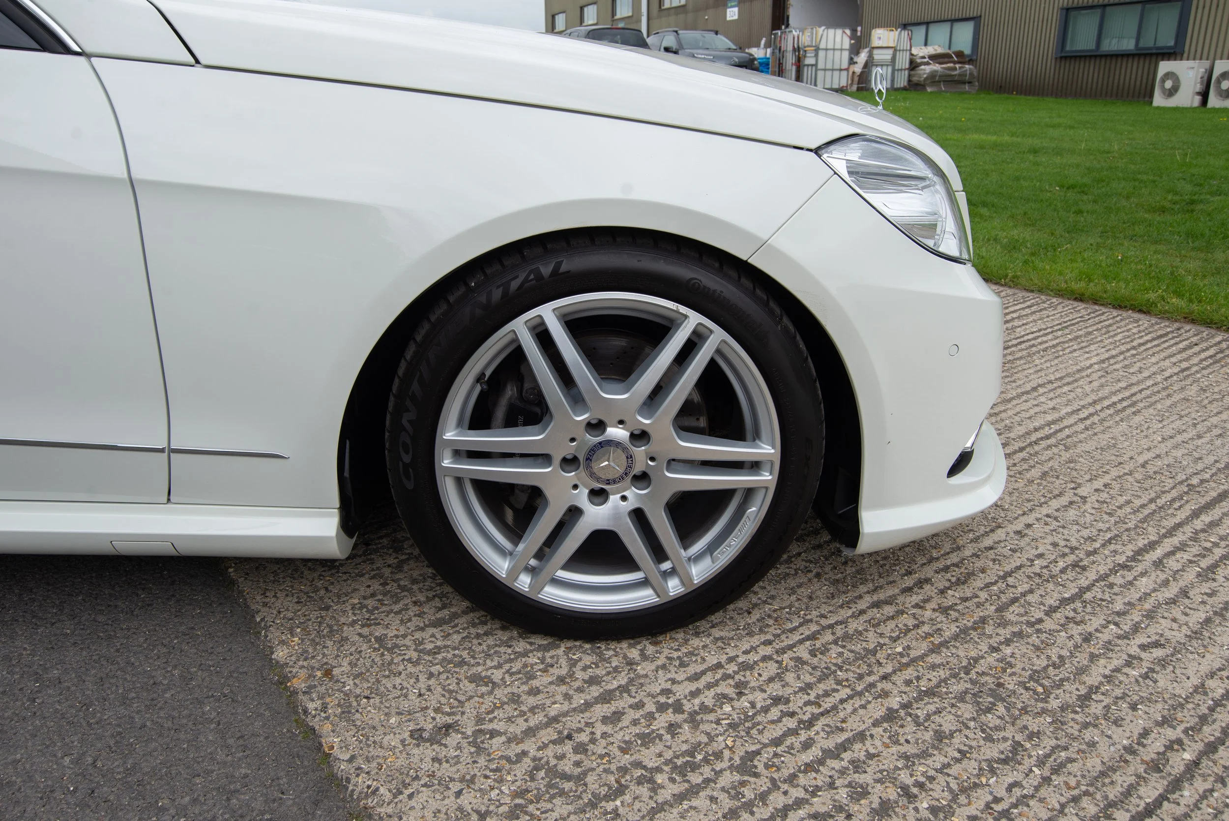 Mercedes E350 Estate-16.jpg
